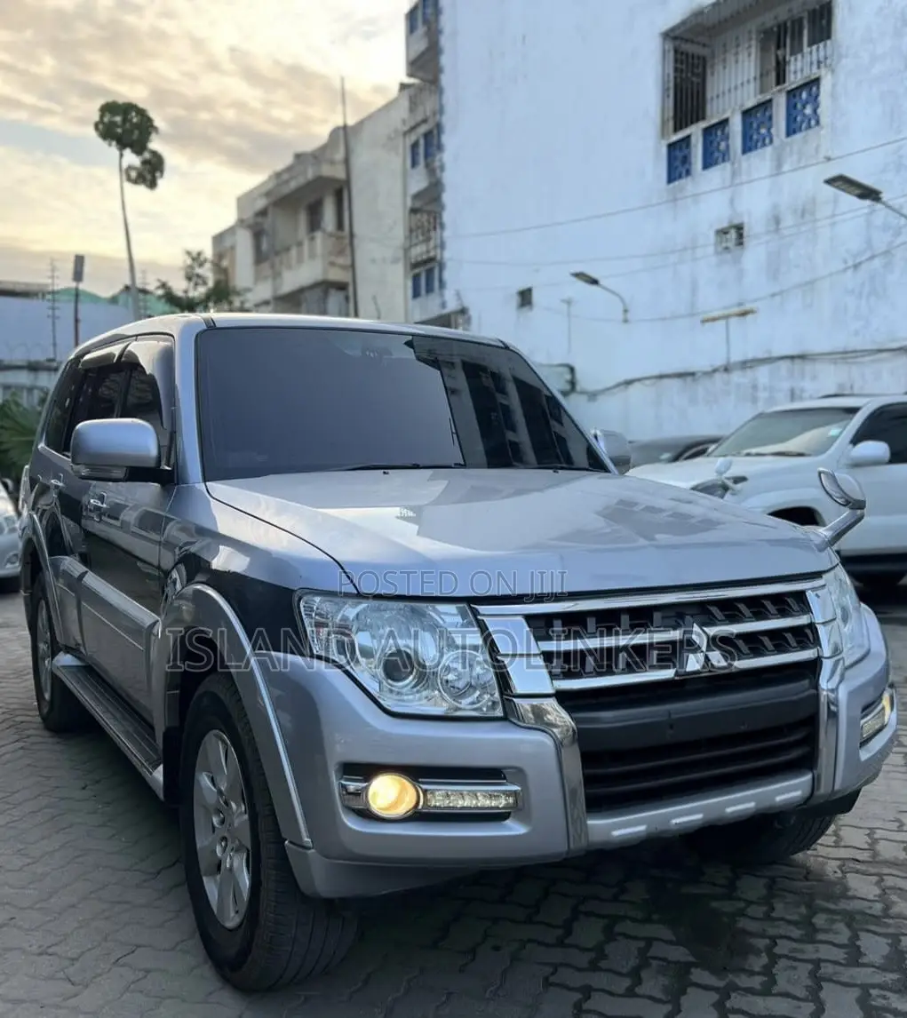 Mitsubishi Pajero V90 3.0 V6 GL 2016 Silver
