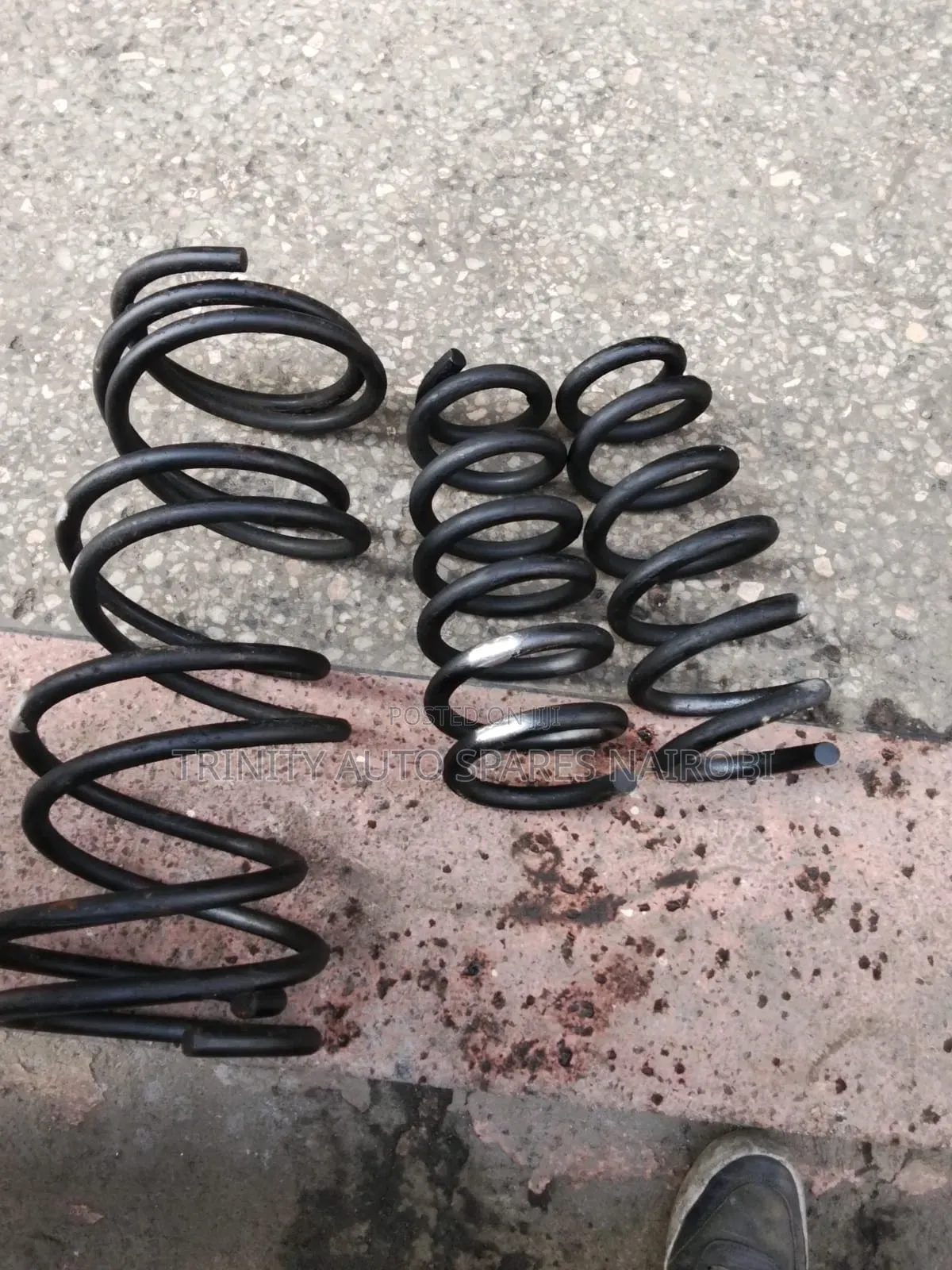 Mitsubishi Outlander Full Suspension Kit Ie Shocks, Springs, Tie Rods