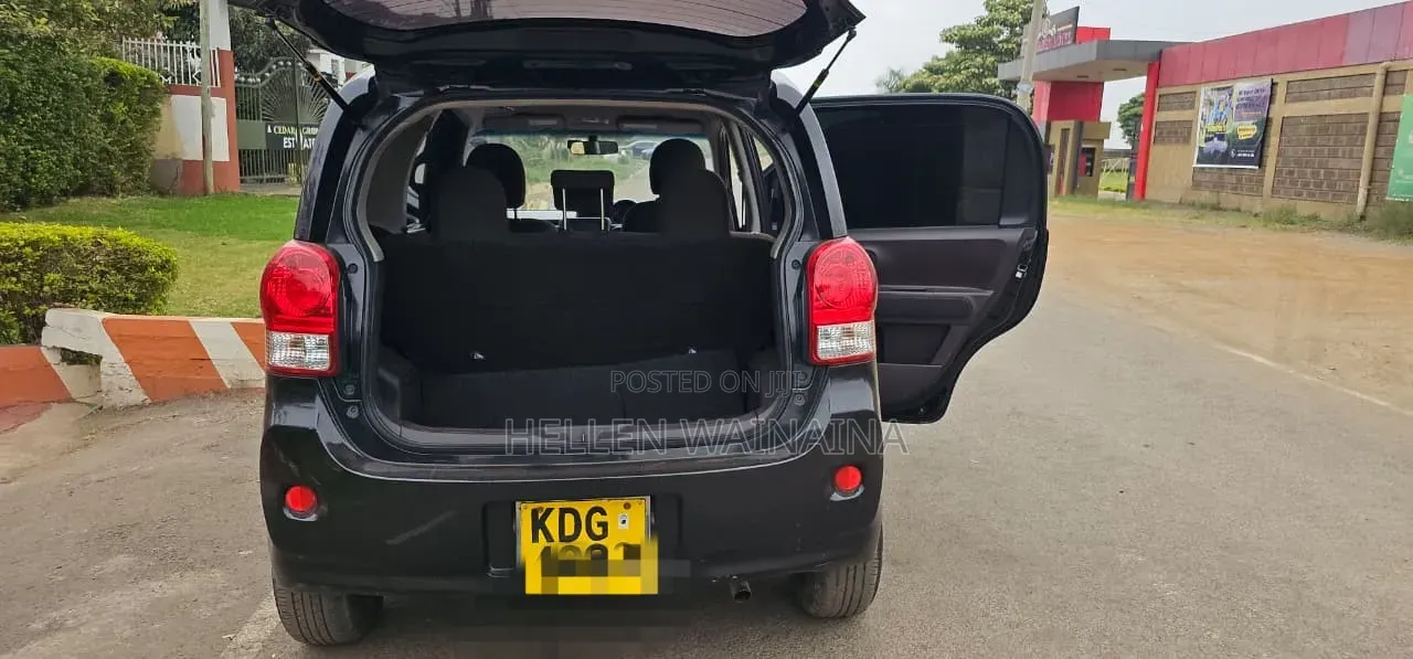 Toyota Spade 2015 Black