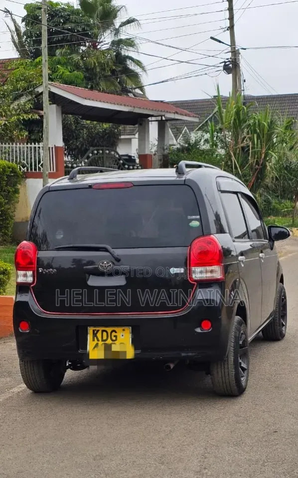 Toyota Spade 2015 Black