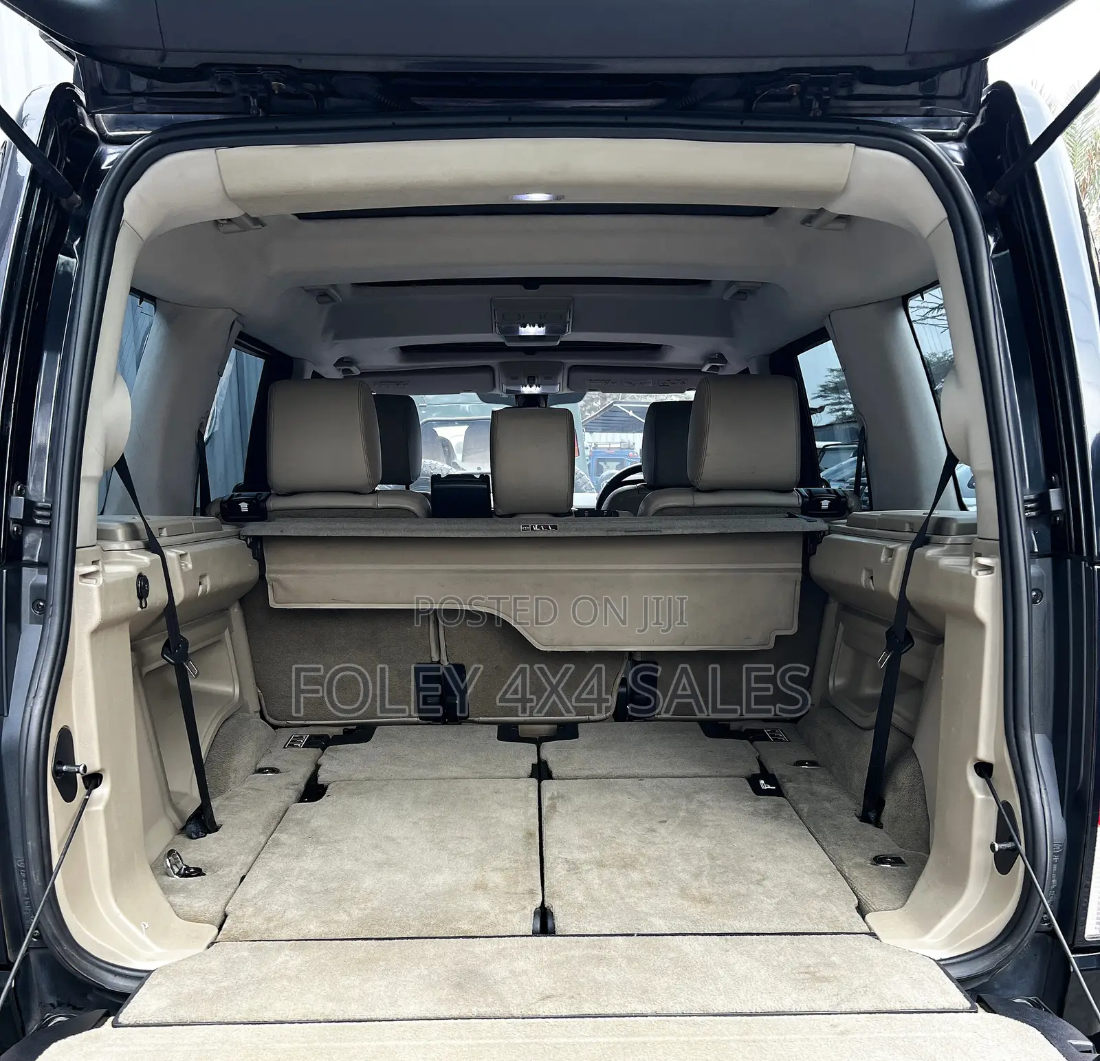 Land Rover Discovery 2010 Black