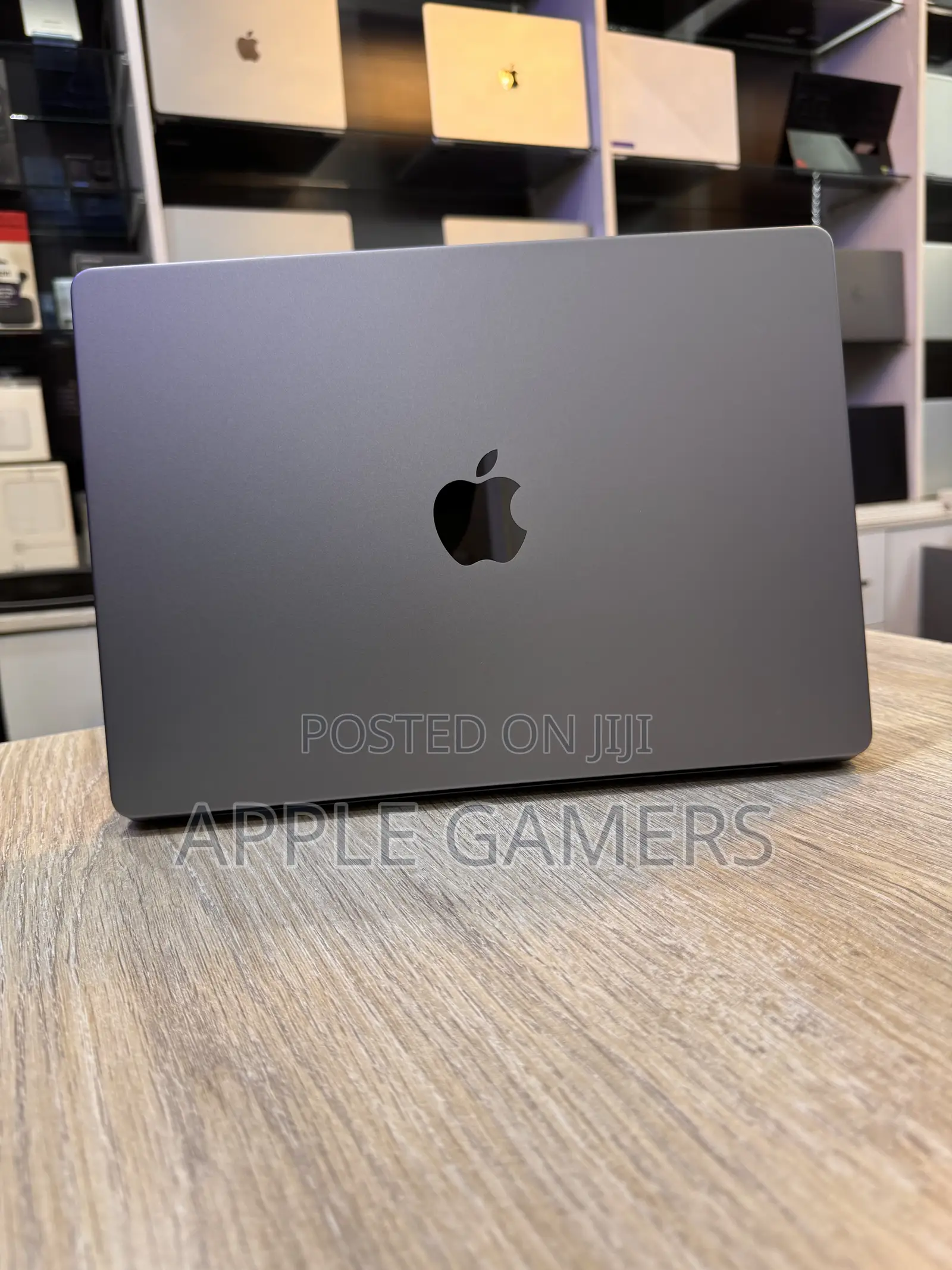 Laptop Apple MacBook Pro 2021 M1 16GB Apple M1 Pro SSD 512GB