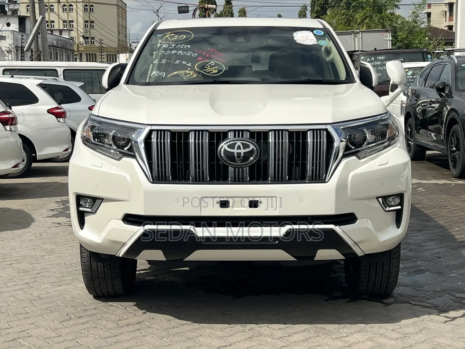 Toyota Land Cruiser Prado 2019 Off white