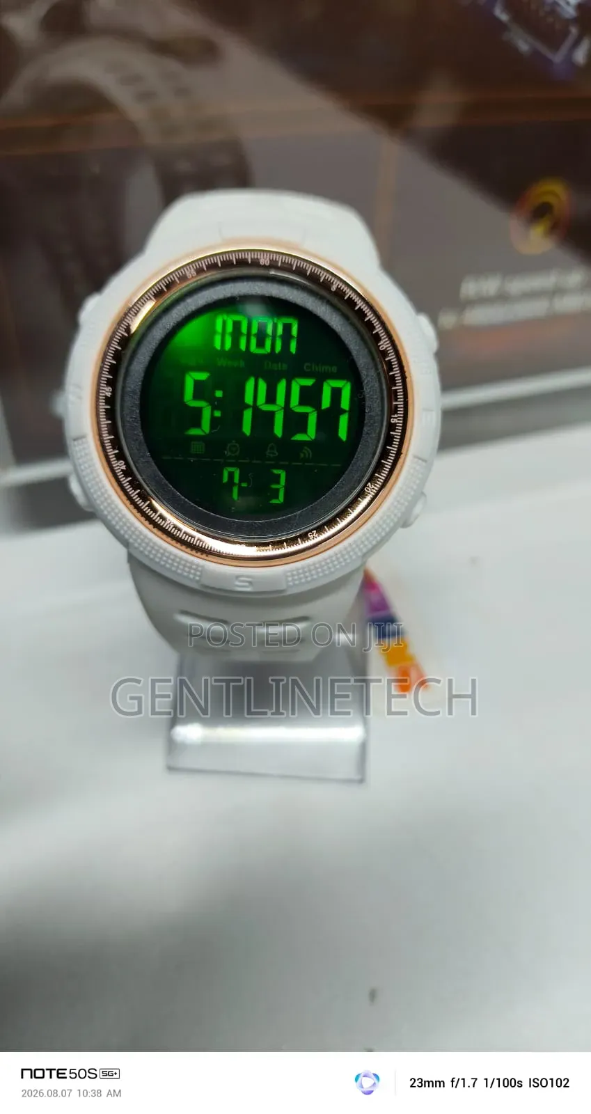 SKMEI 2070 White Gold Fashion Watch