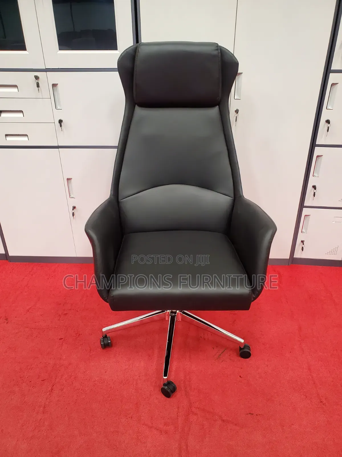 Executive High-Back Chair With Integrated Headrest