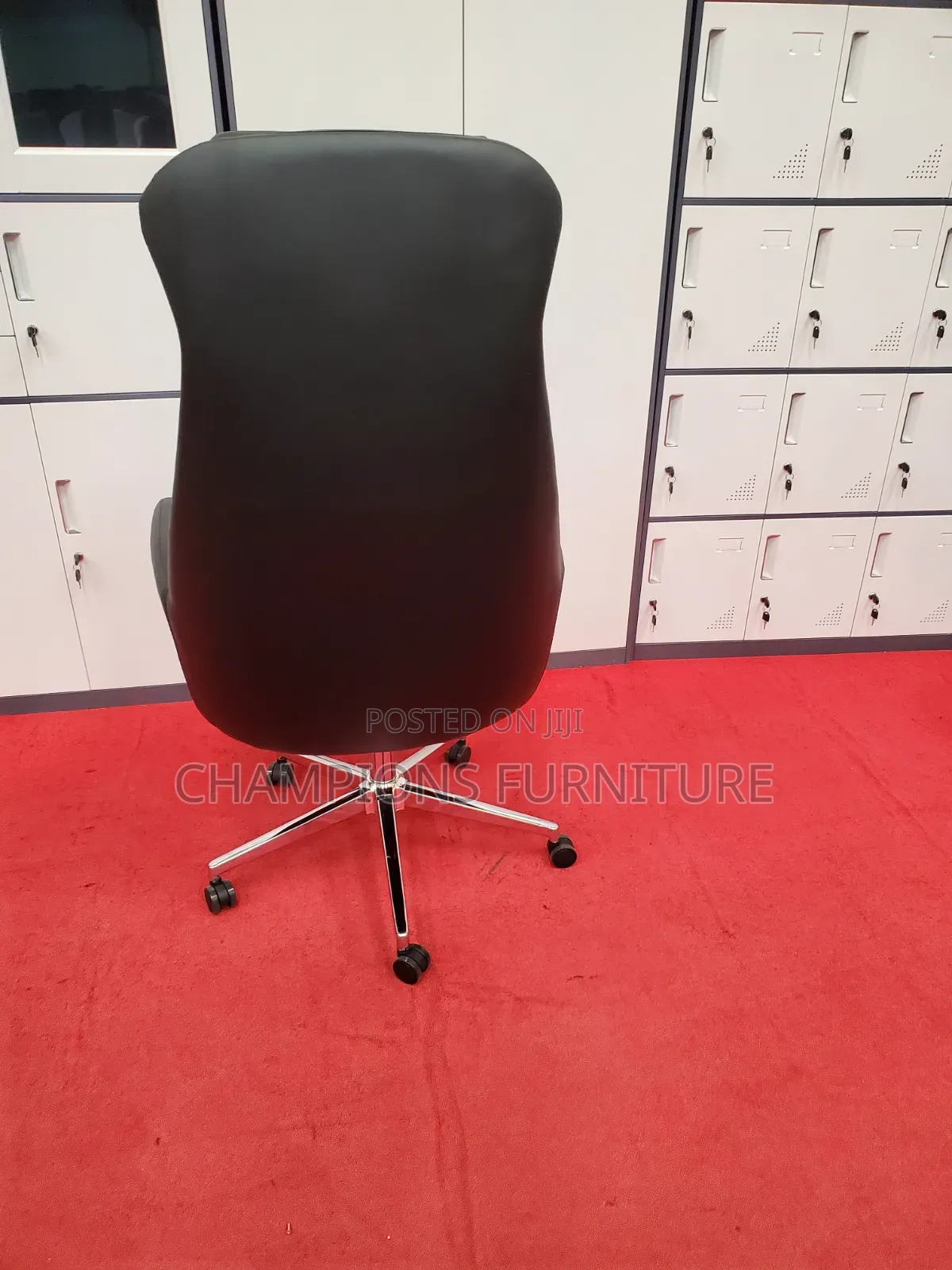 Executive High-Back Chair With Integrated Headrest