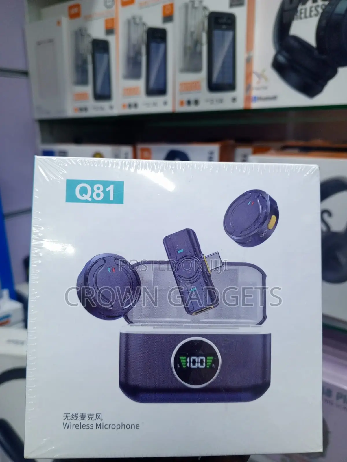 Q81 Professional Wireless Mic With Charging Case for Smartphones