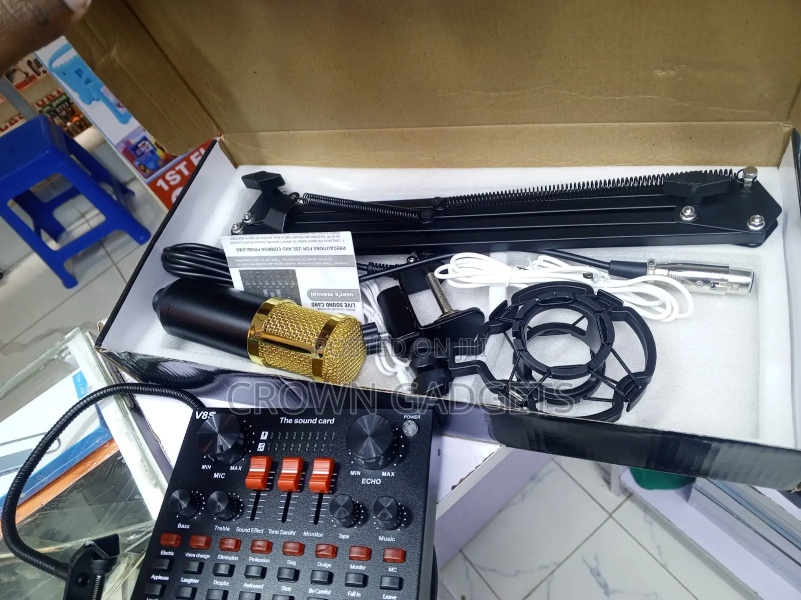 BM800 Podcast Microphone Kit With V8 Sound Card Stand