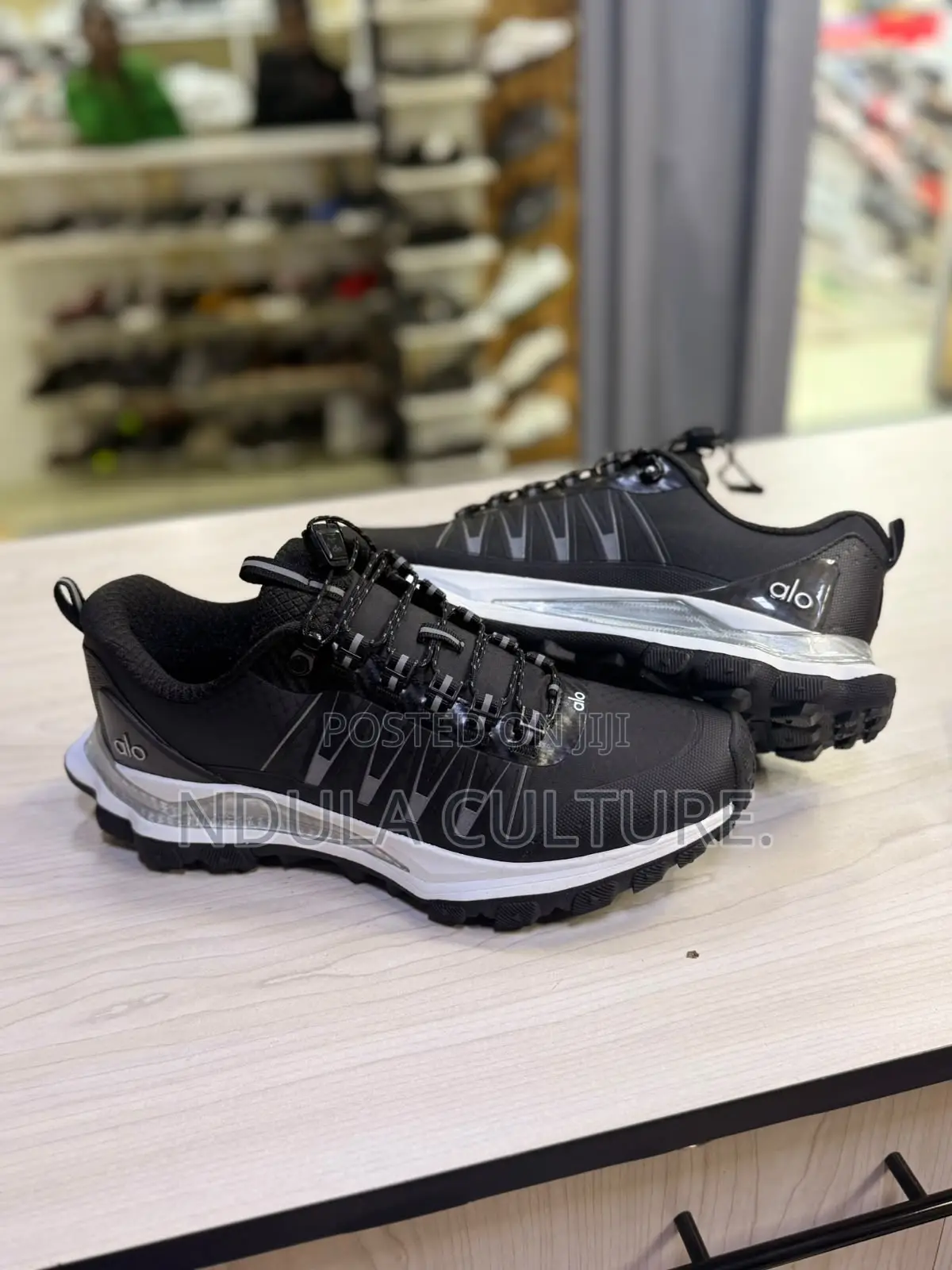 Alo Yoga Trail Sneakers