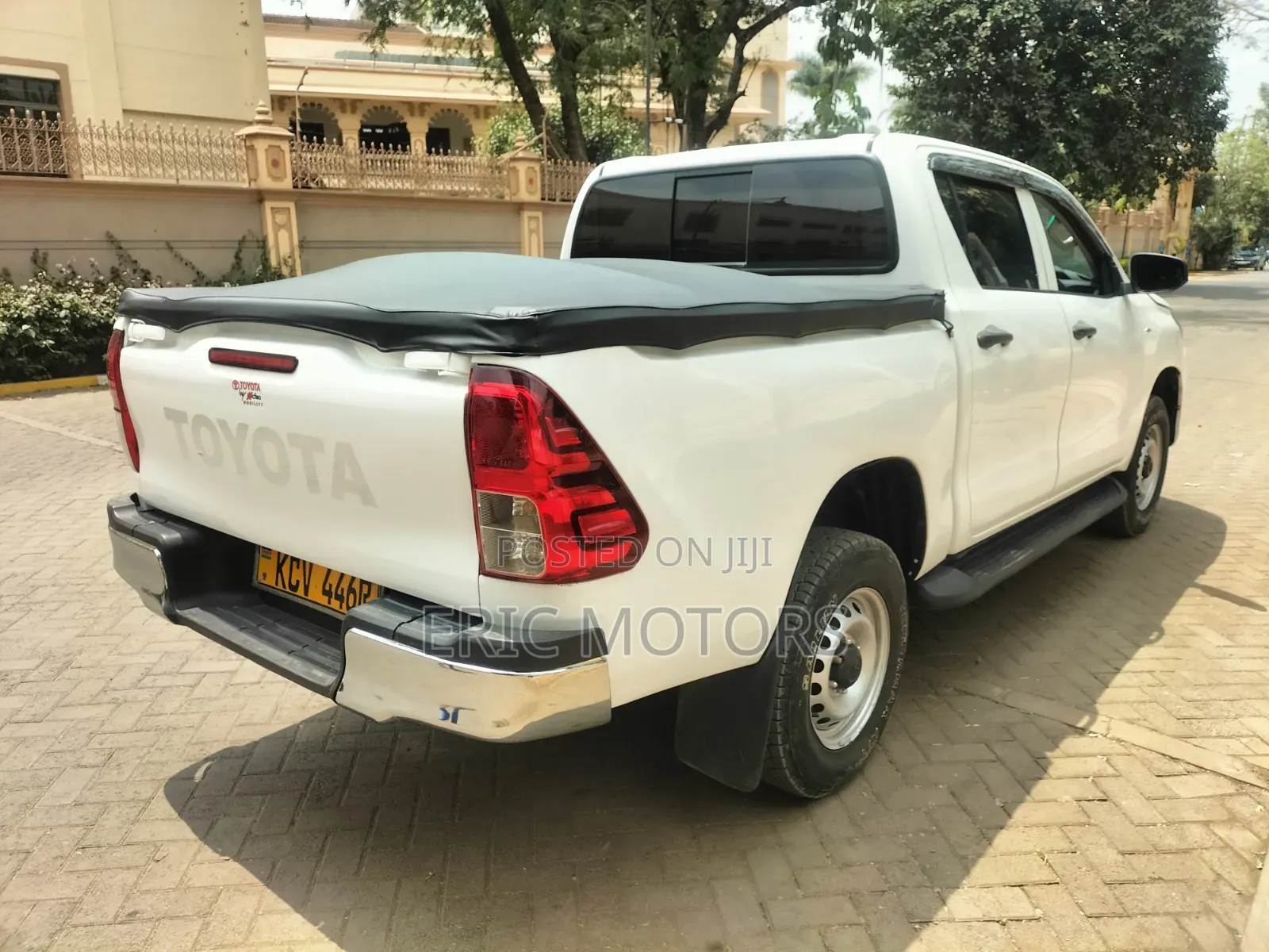 Toyota Hilux 2019 White
