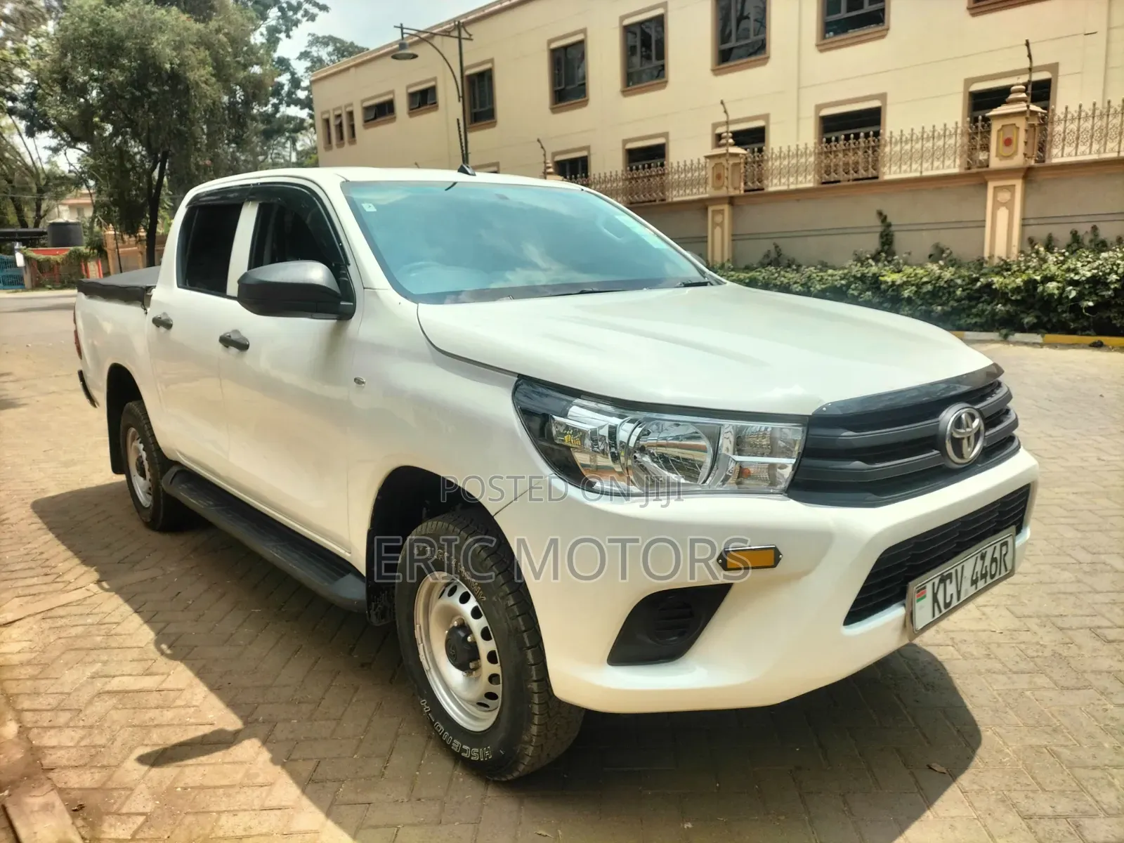 Toyota Hilux 2019 White
