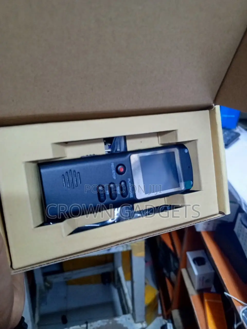 Rechargeable 8GB Voice Recorder With MP3 Music Player