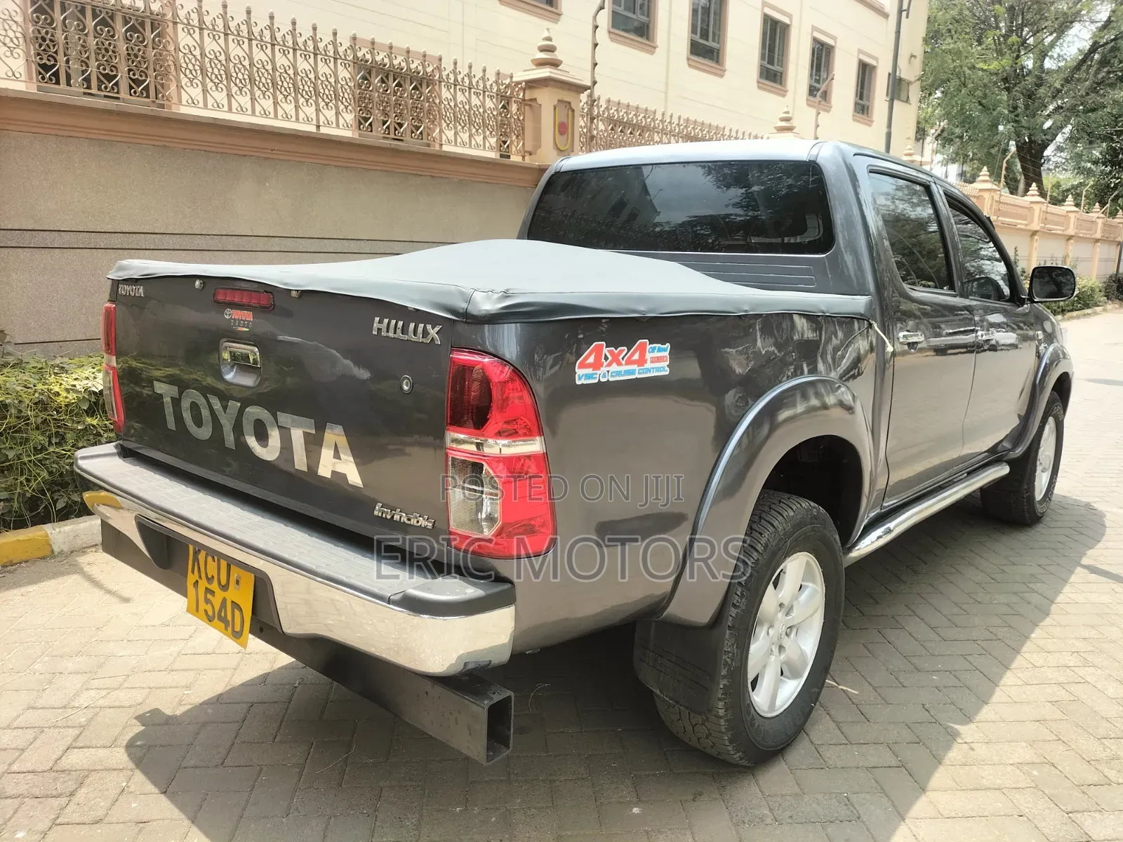 Toyota Hilux 2011 Gray