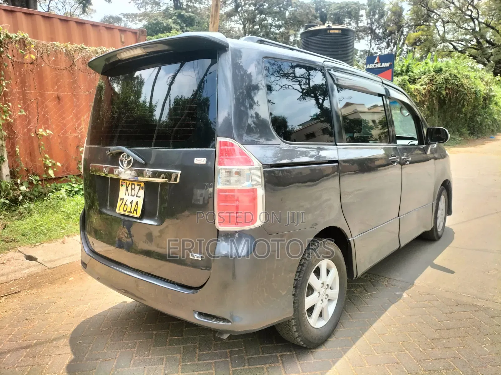 Toyota Noah 2007 Gray