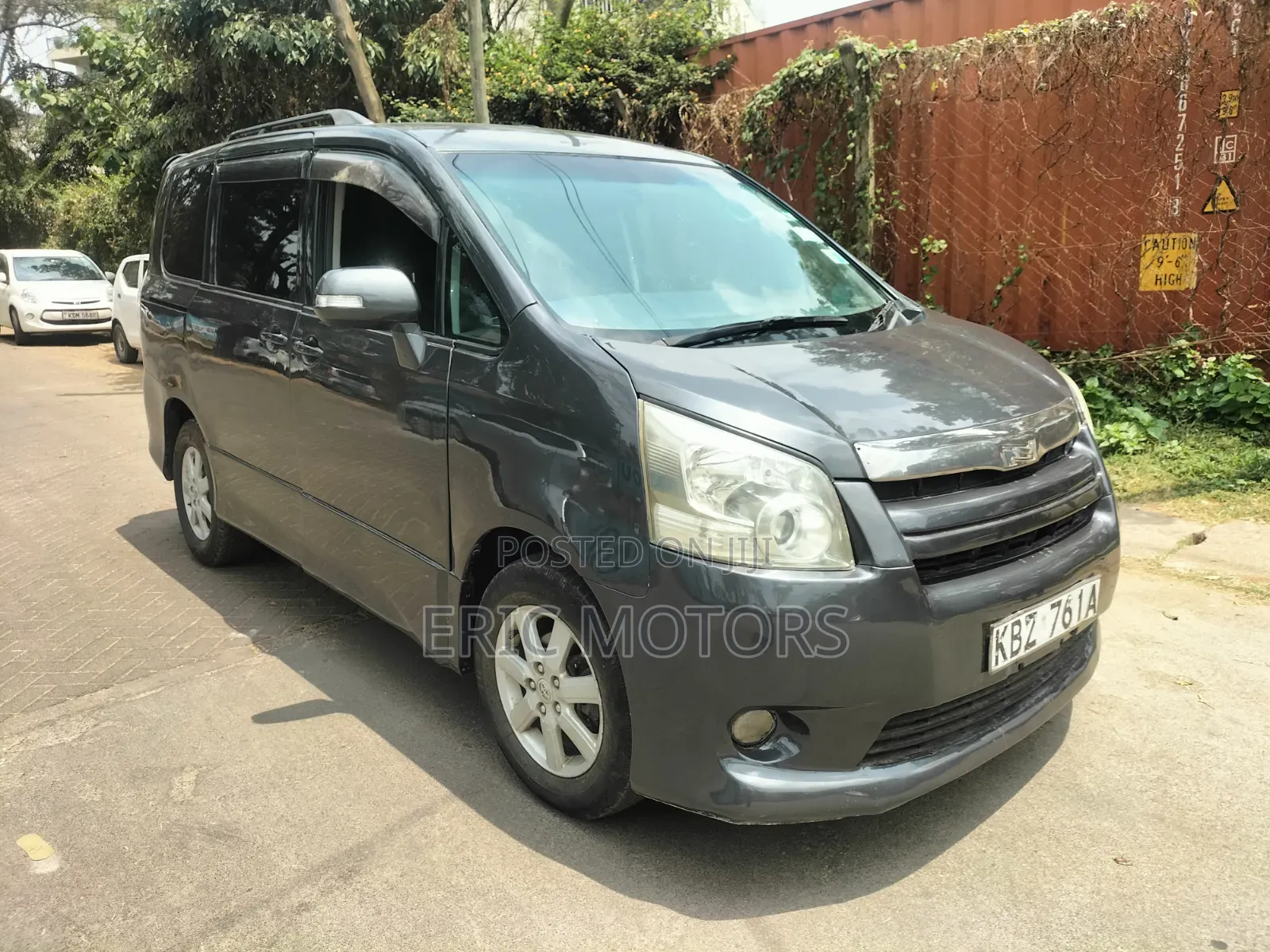 Toyota Noah 2007 Gray