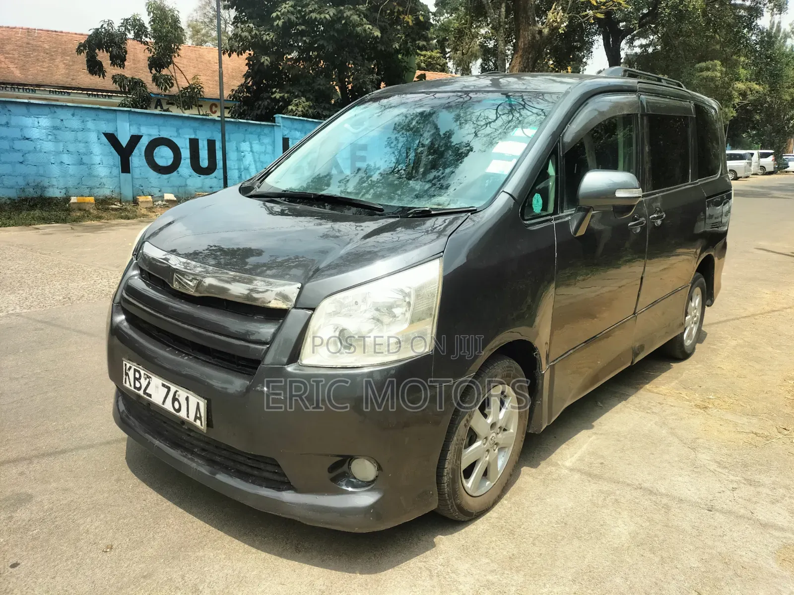 Toyota Noah 2007 Gray
