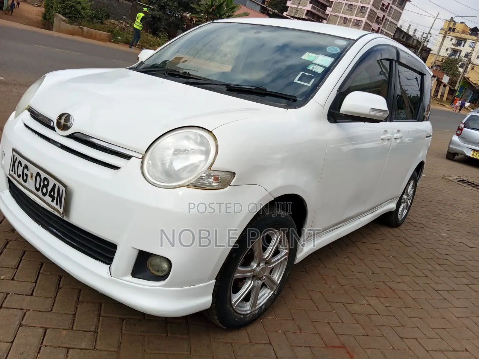 Toyota Sienta 2008 White