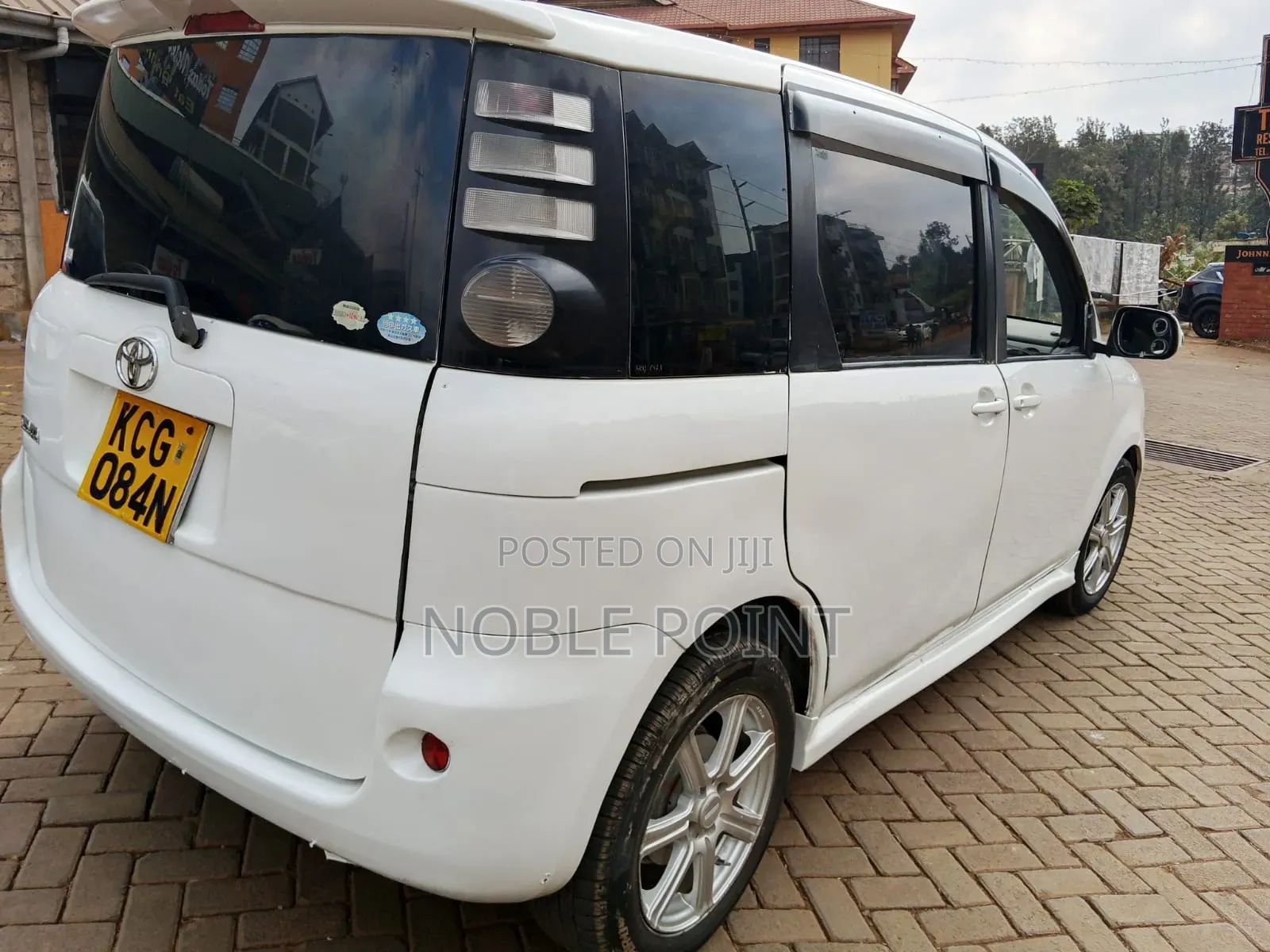 Toyota Sienta 2008 White