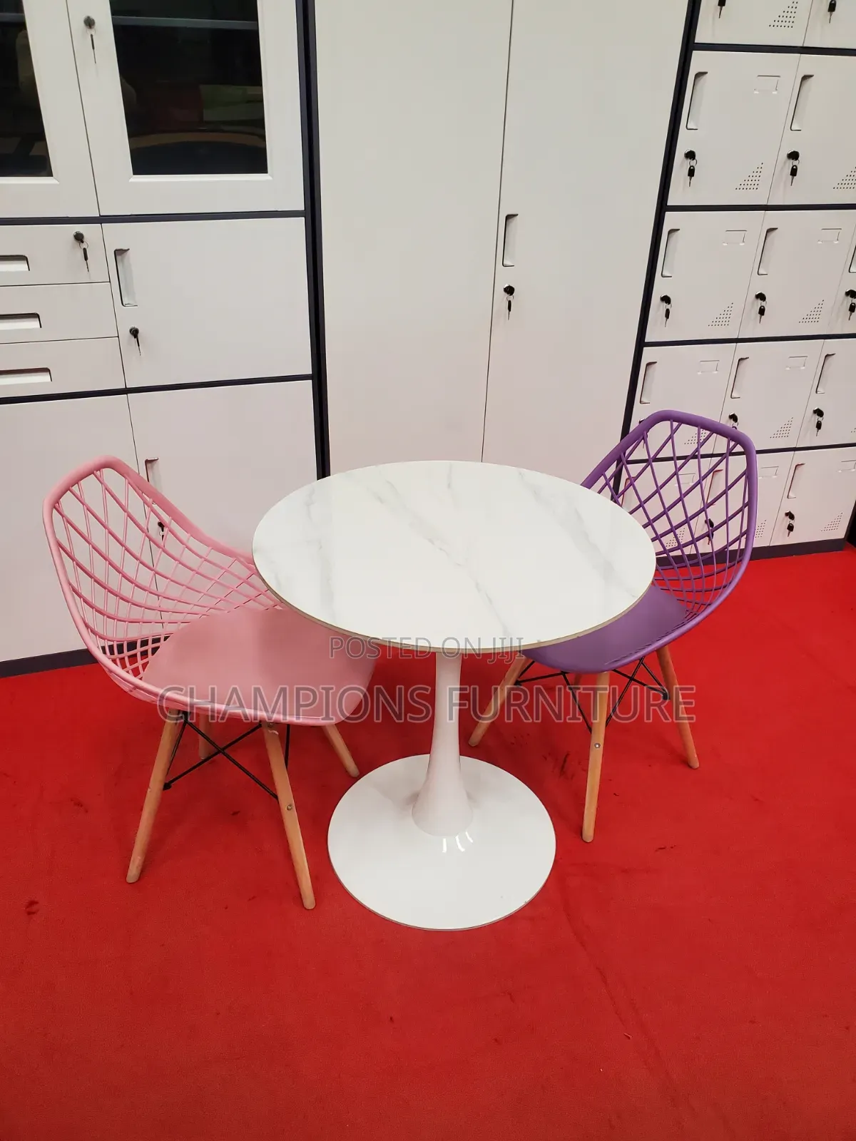 Tulip Pedestal Table With Wire Back Chairs Set
