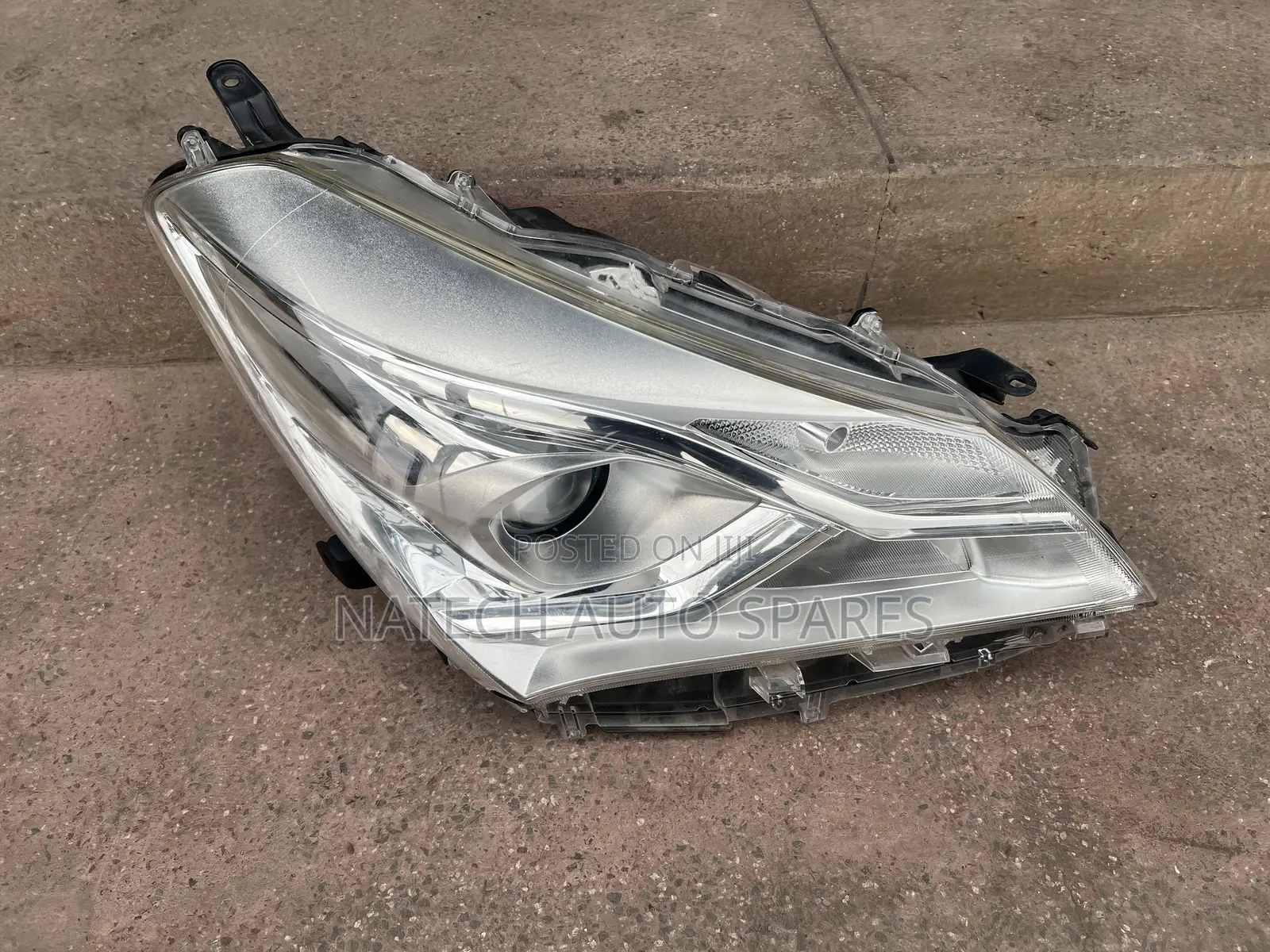 Toyota Vitz 2018 Headlight (52-302)