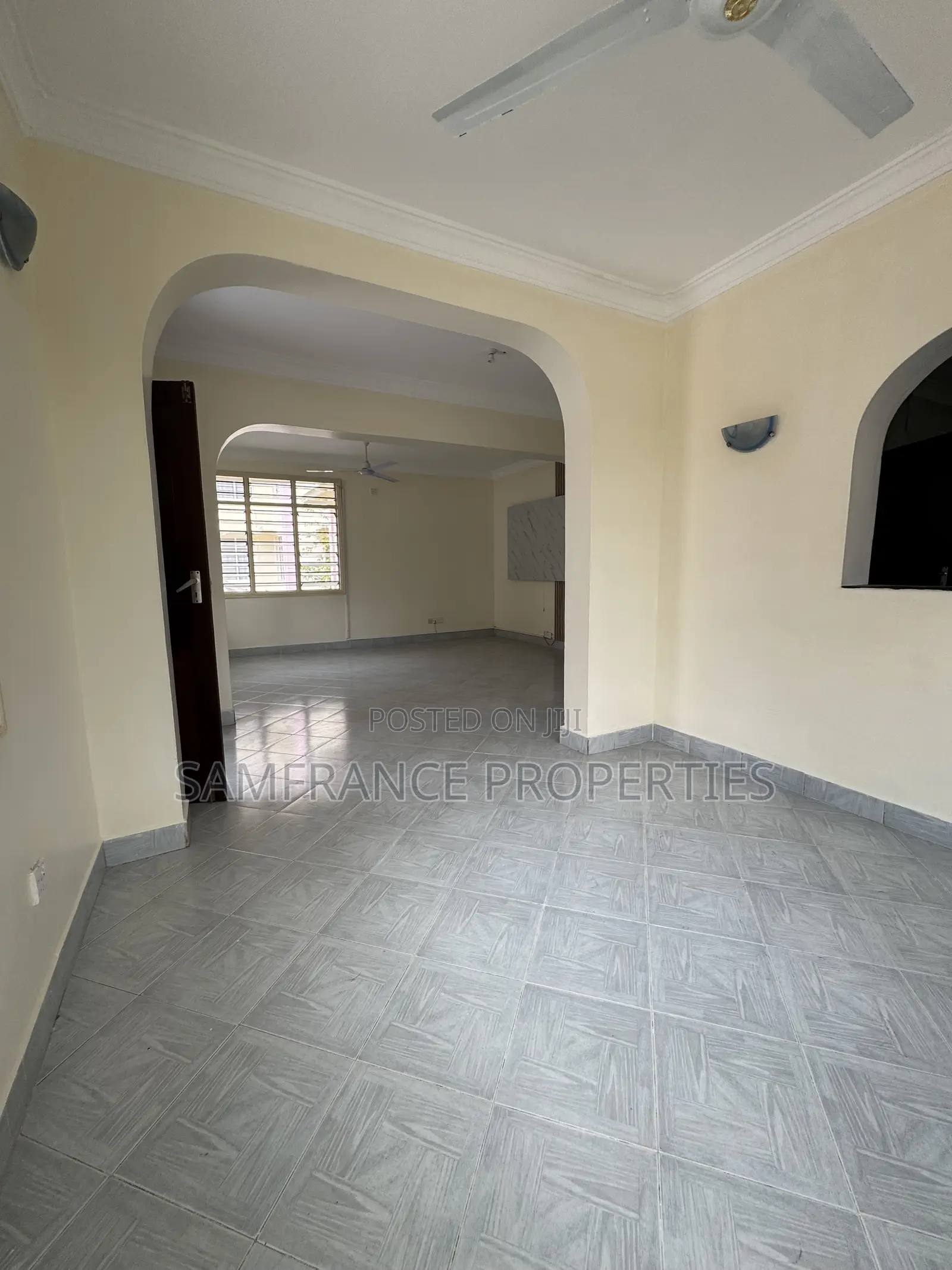 4bdrm Mansion in Beach Road, Nyali Mkomani for rent