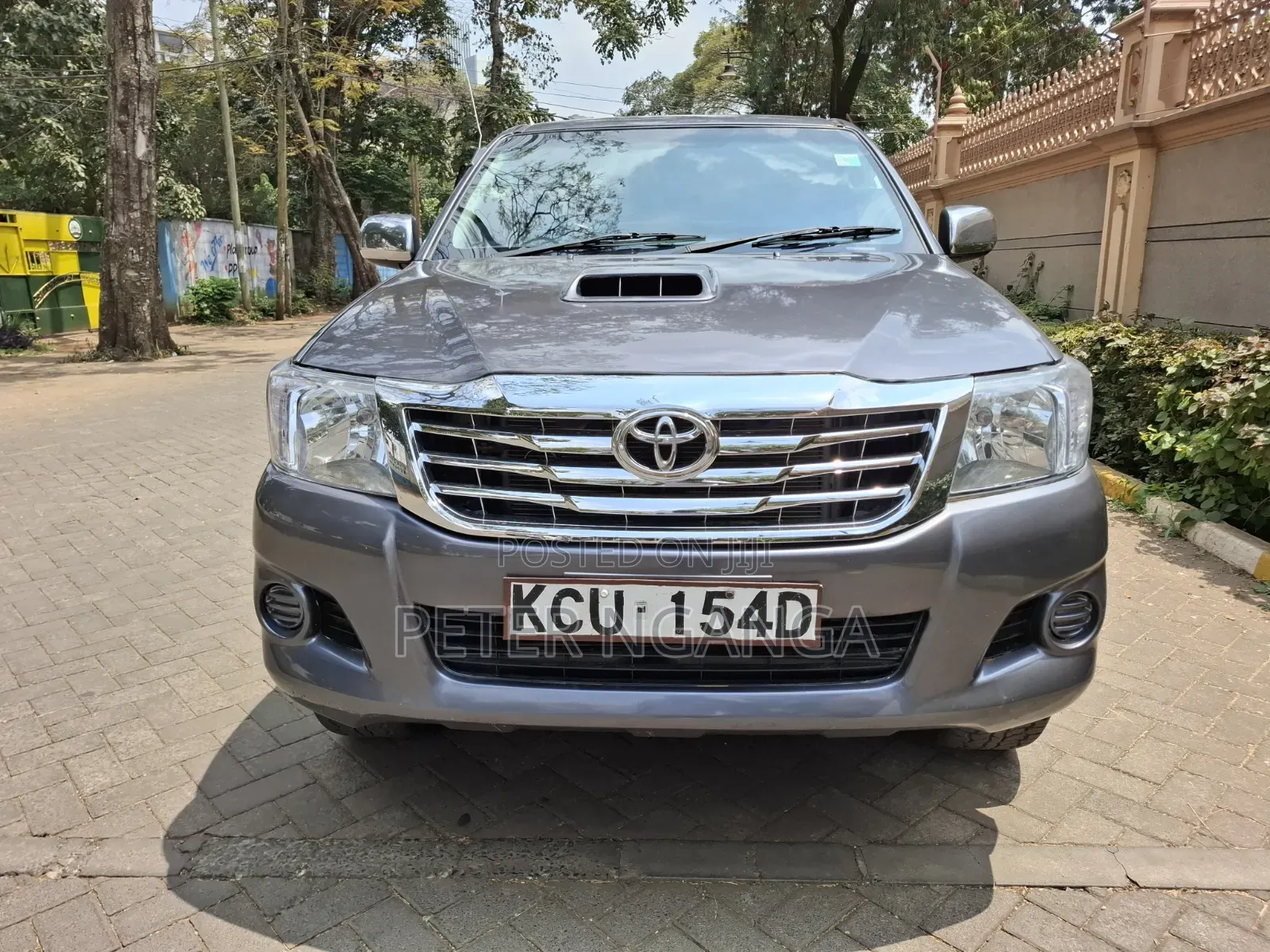 Toyota Hilux 2013 Gray