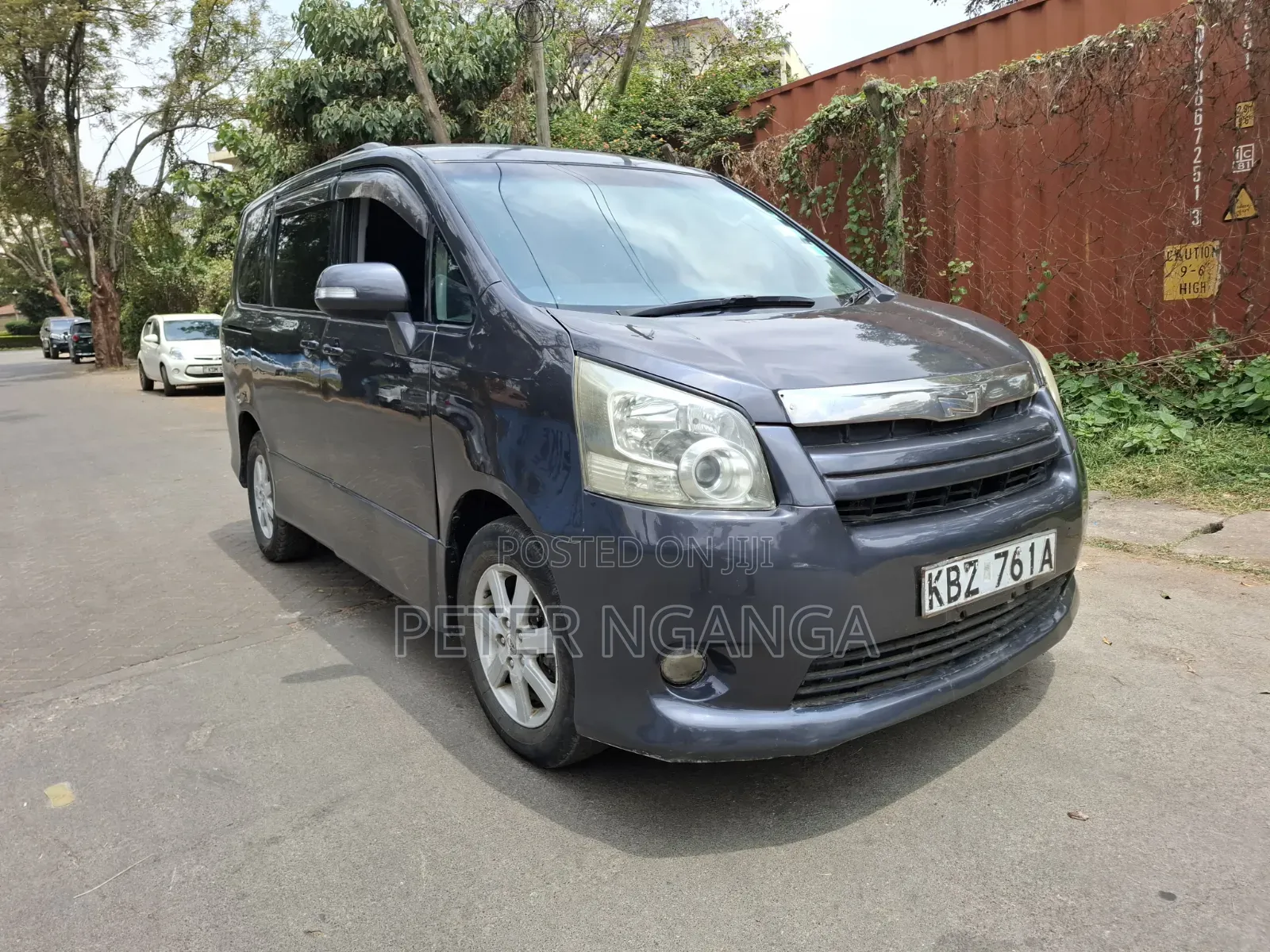 Toyota Noah 2008 Gray