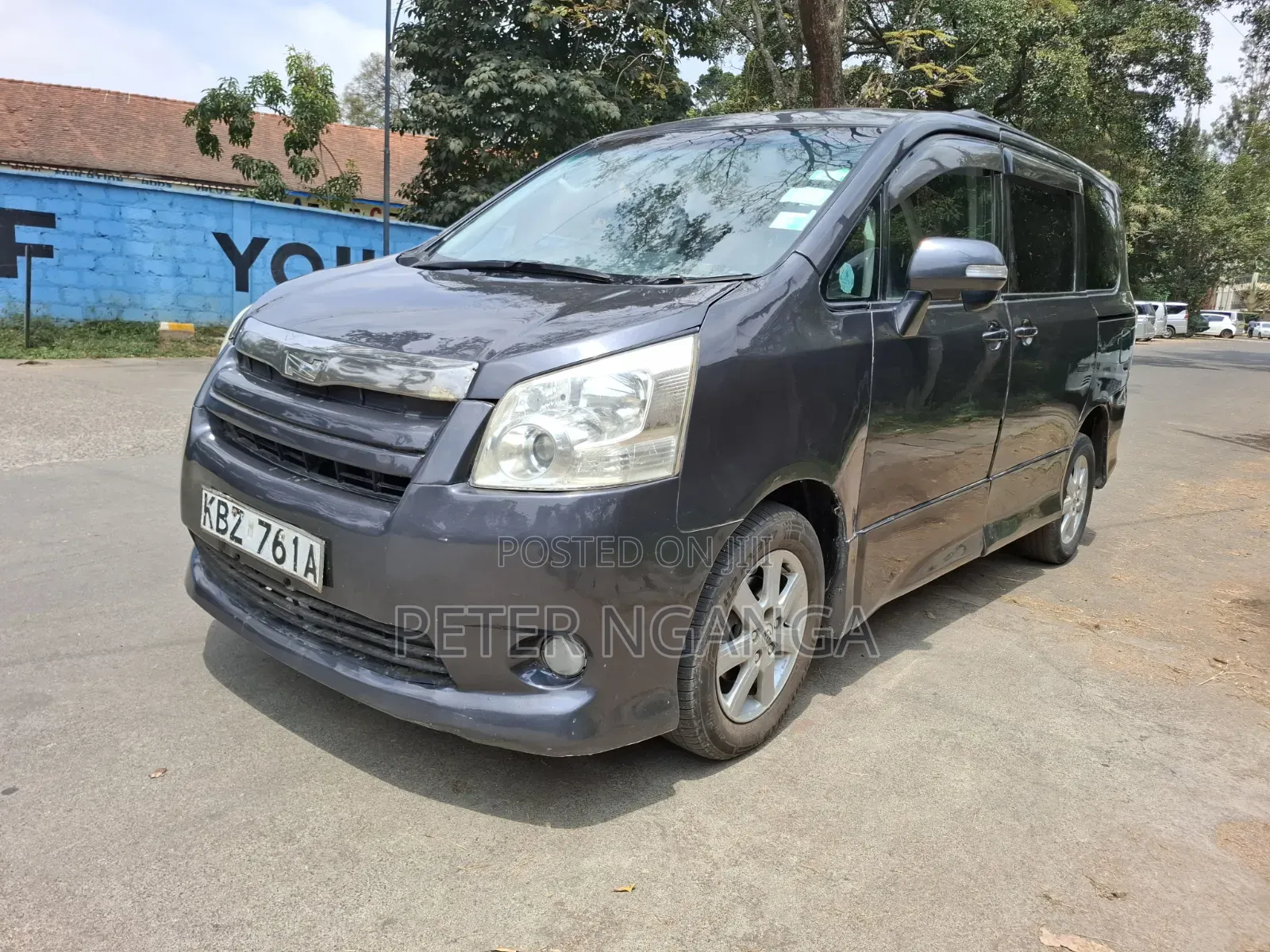 Toyota Noah 2008 Gray