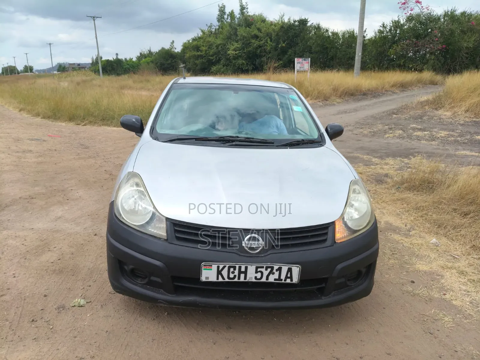 Nissan Advan 2009 Gray
