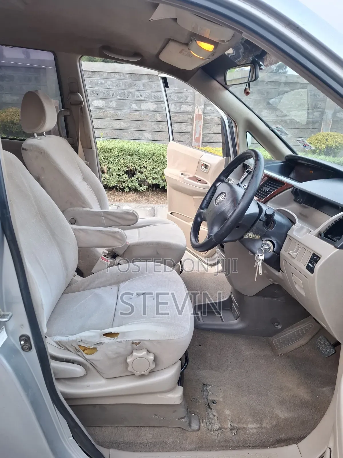 Toyota Noah 2003 Silver