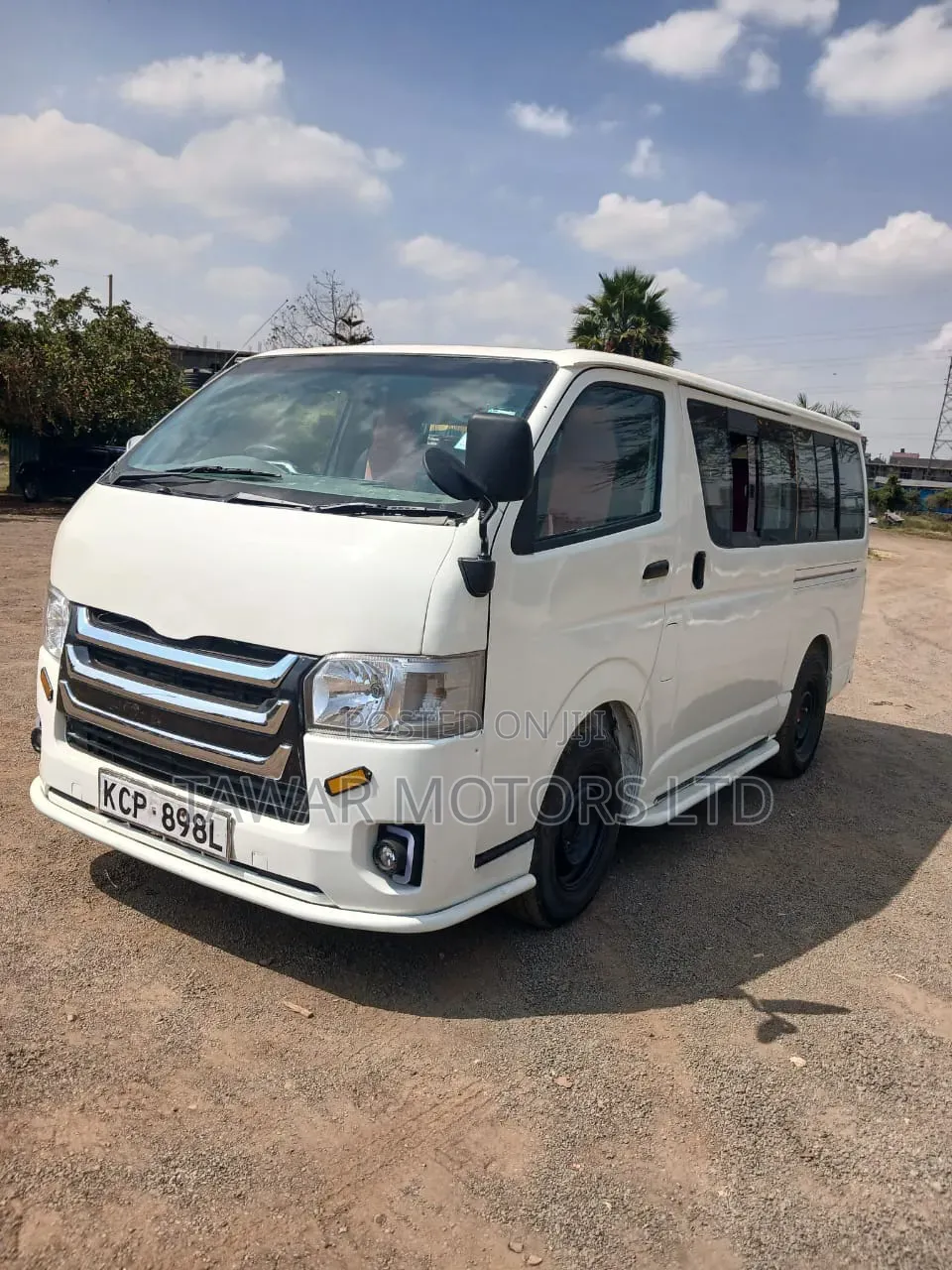 Toyota HiAce 2012 White