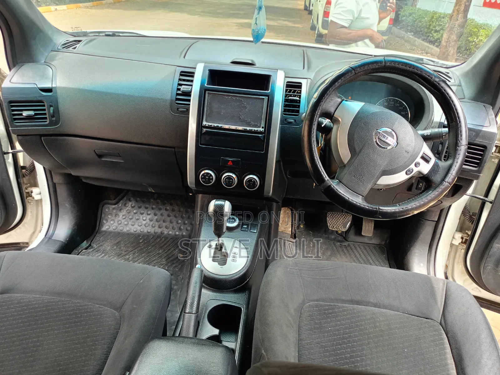 Nissan X-Trail 2011 White