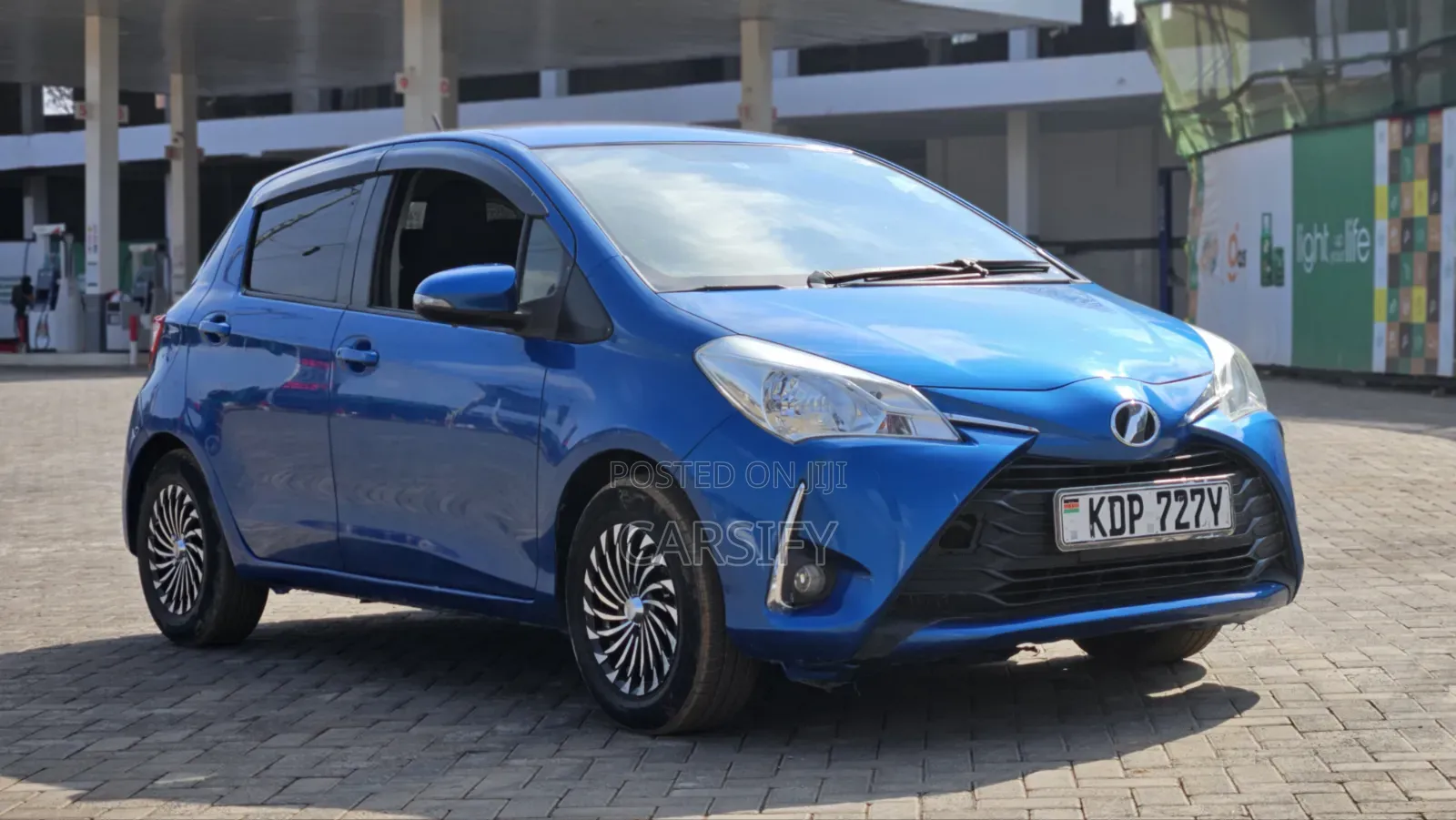 Toyota Vitz 2017 Blue