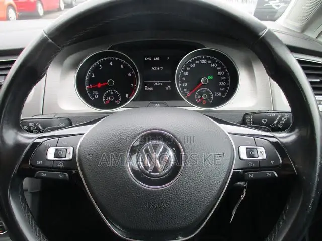 Volkswagen Golf TSI S 4-Door FWD 2016 White