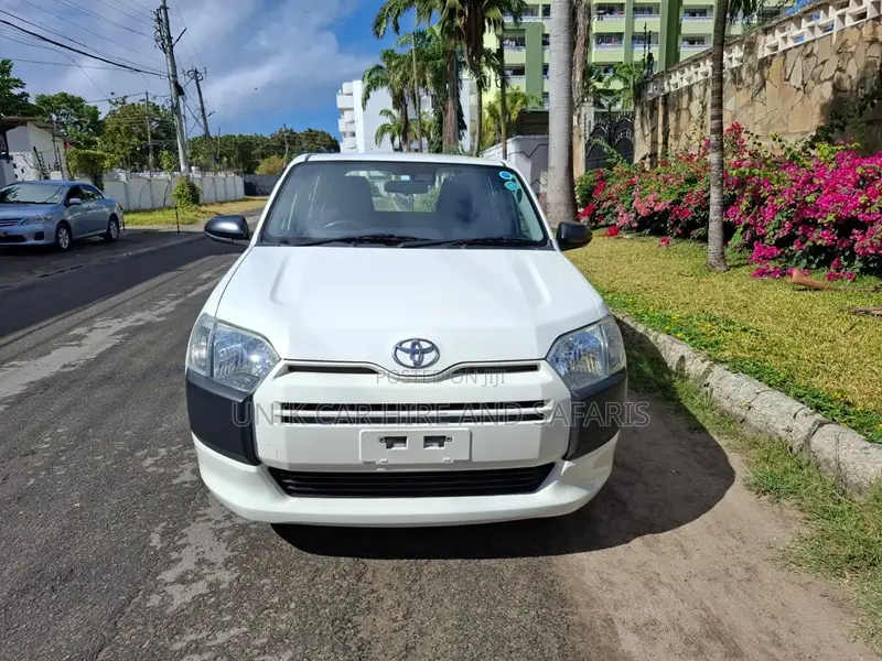 Toyota Probox 1.5 DX Comfort 2WD 2021 White
