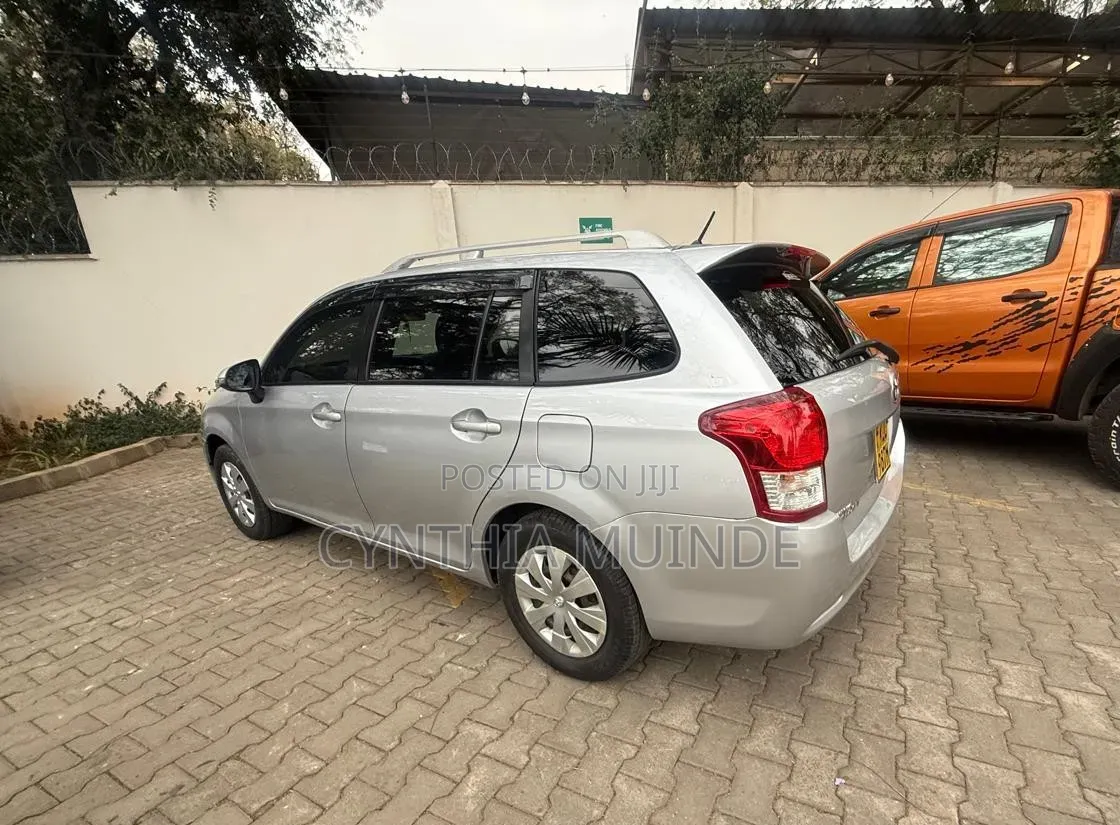 Toyota Corolla Fielder 2015 Silver