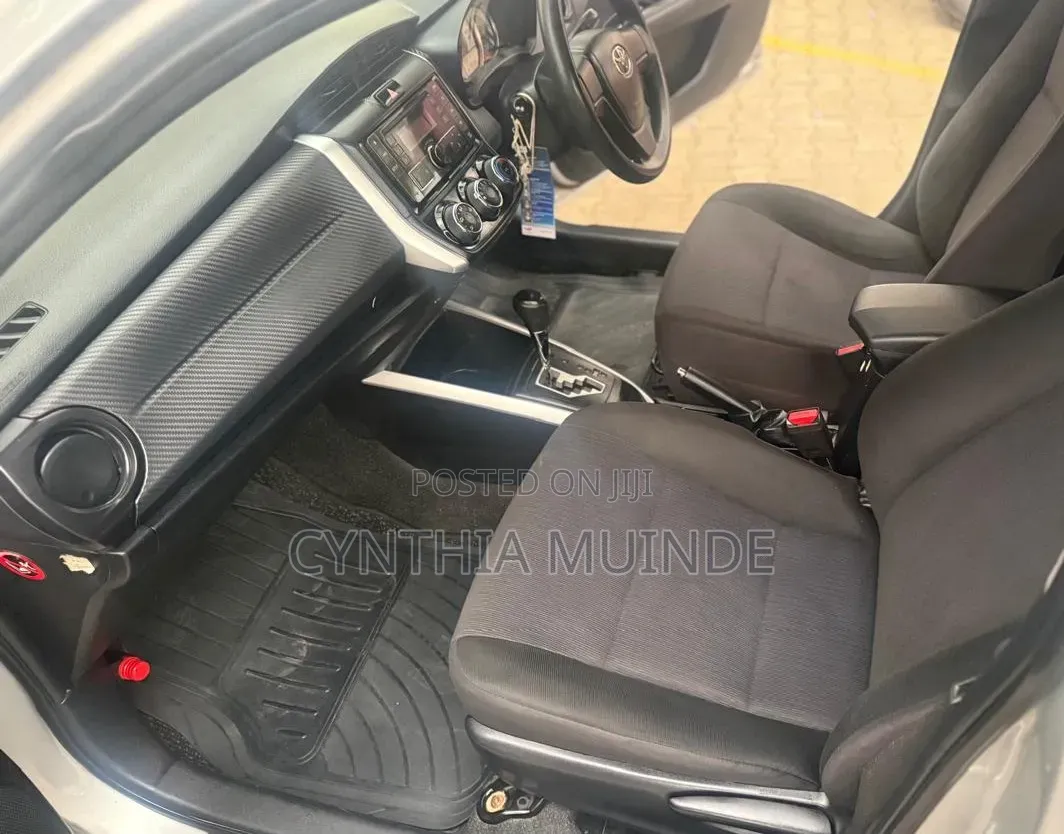 Toyota Corolla Fielder 2015 Silver