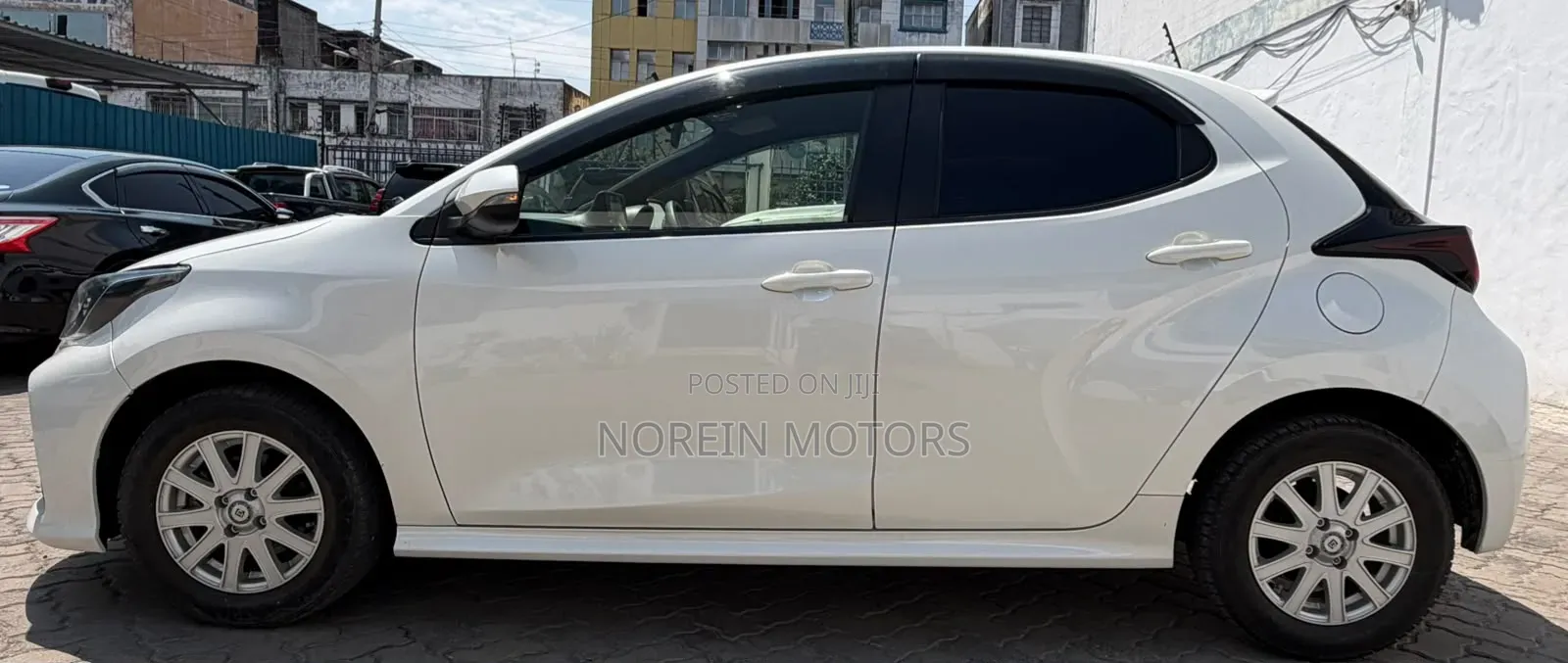 Toyota Yaris 2021 White