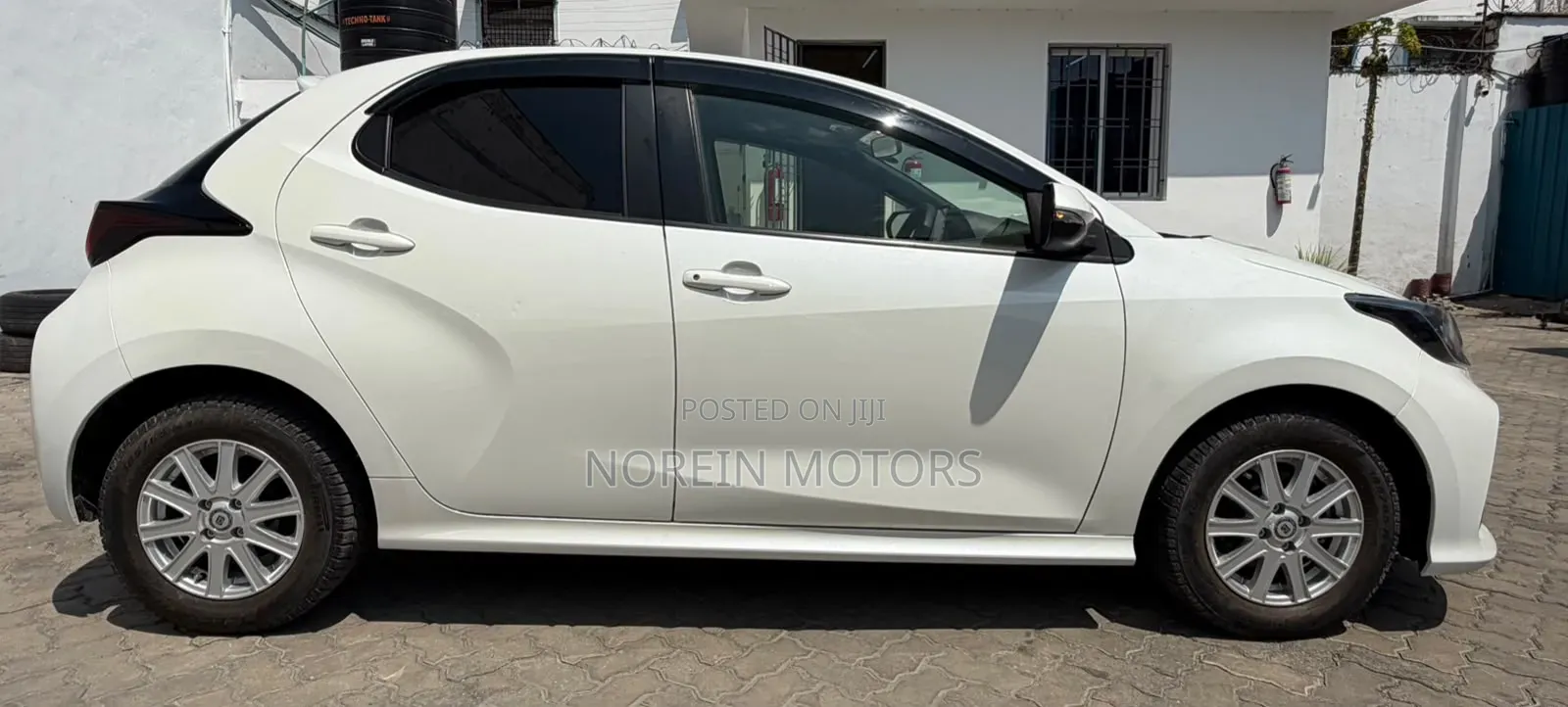 Toyota Yaris 2021 White