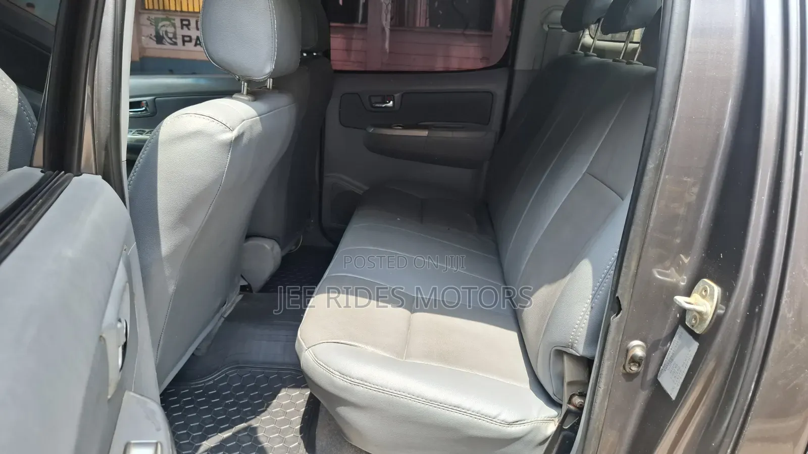 Toyota Hilux 2012 Gray