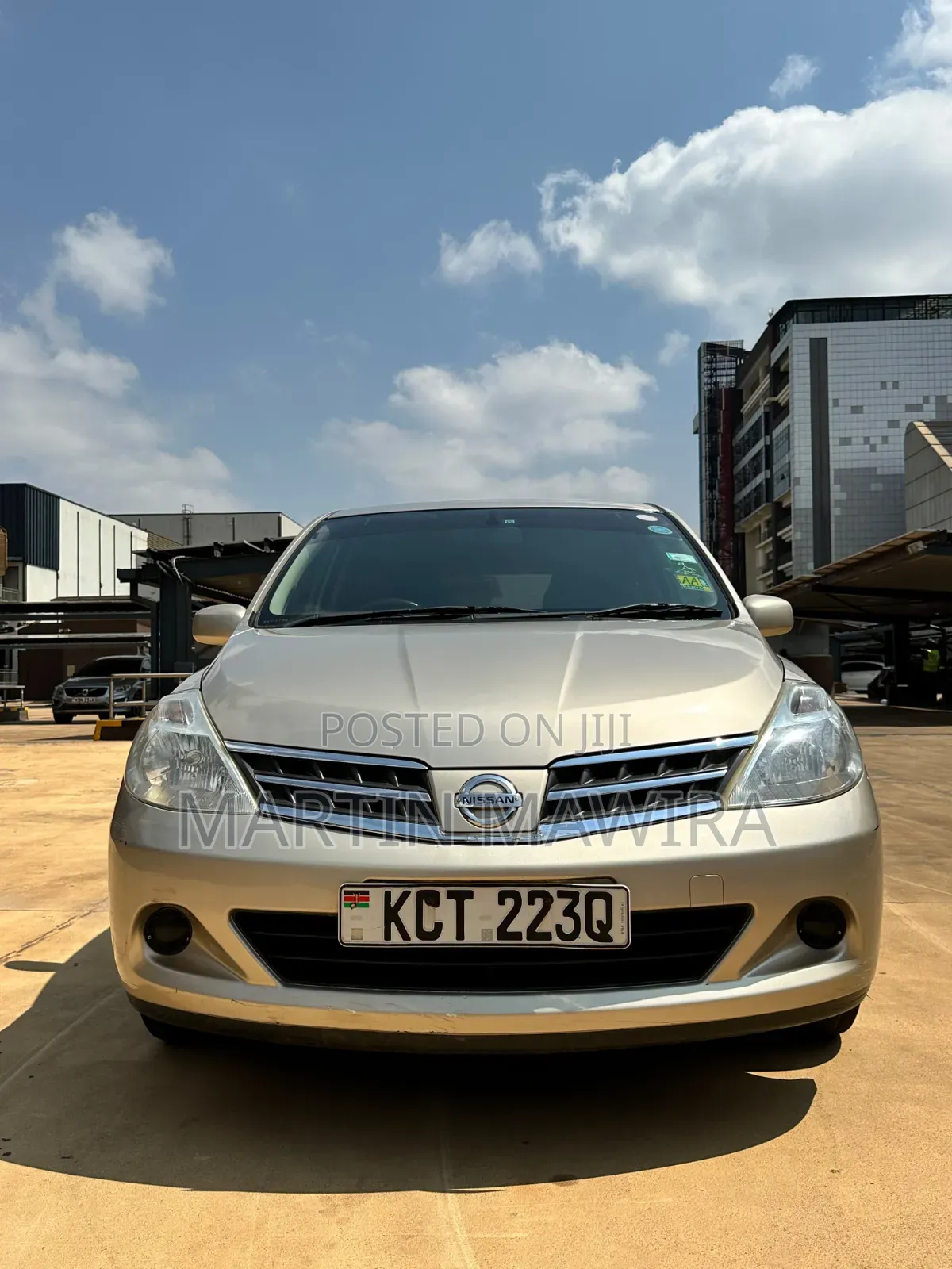 Nissan Tiida 2012 Gold
