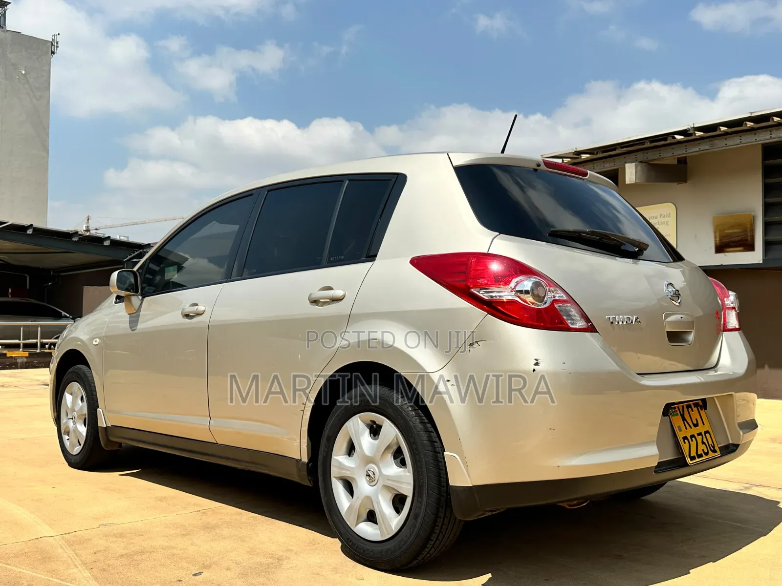 Nissan Tiida 2012 Gold