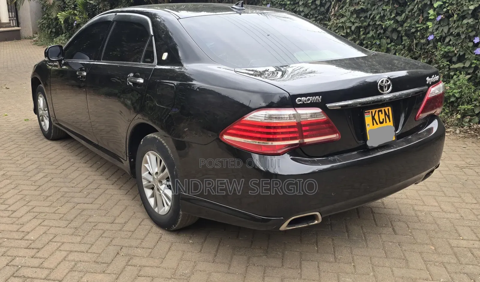 Toyota Crown 2010 Black