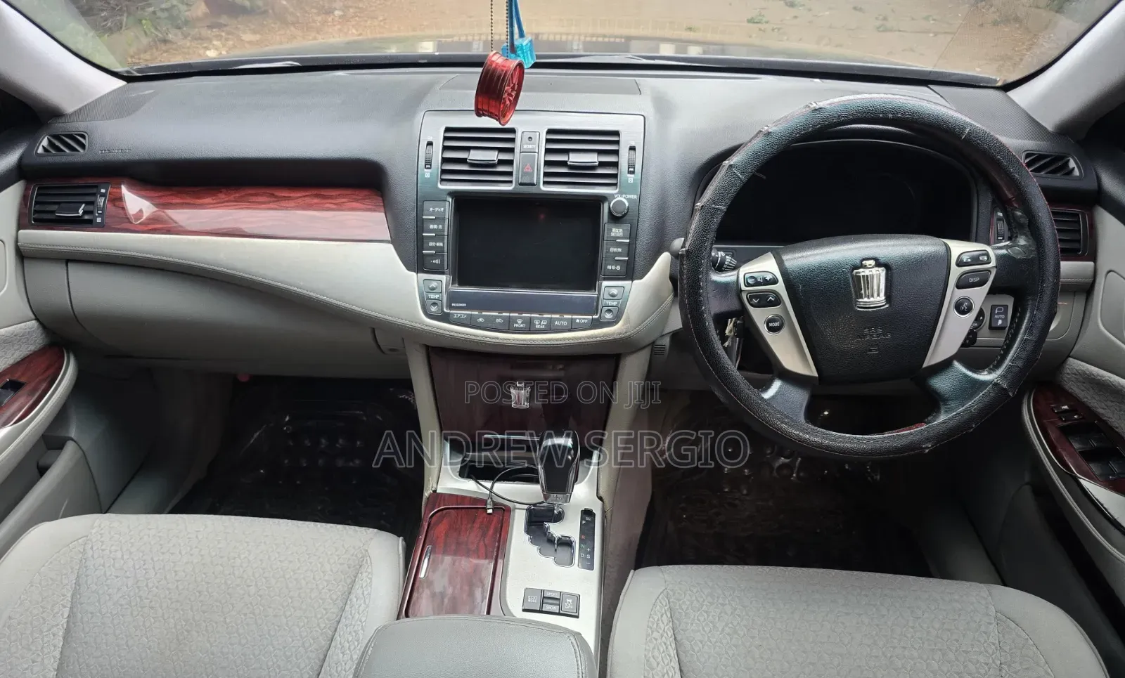 Toyota Crown 2010 Black