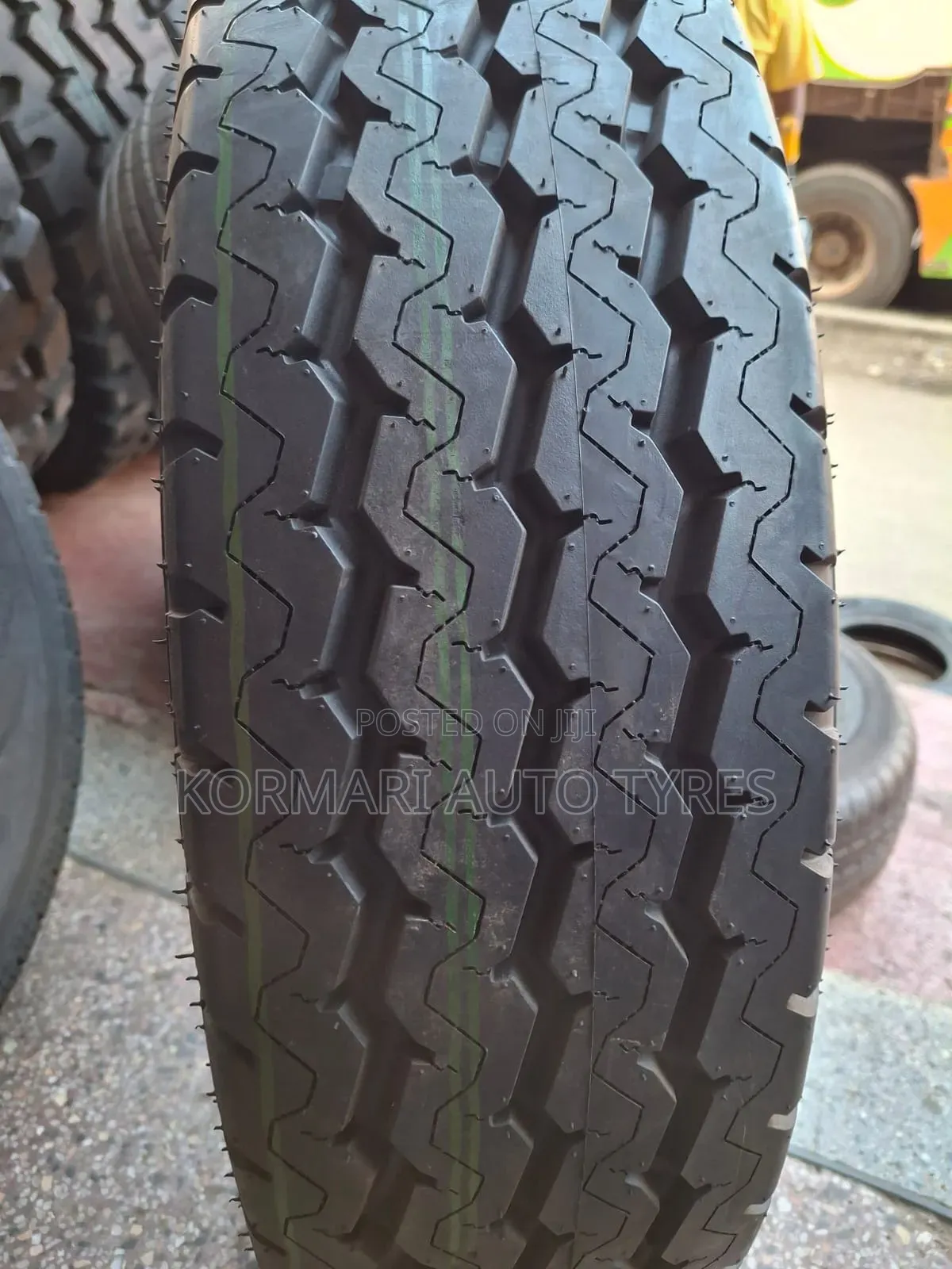 195R15 Onyx Tyre