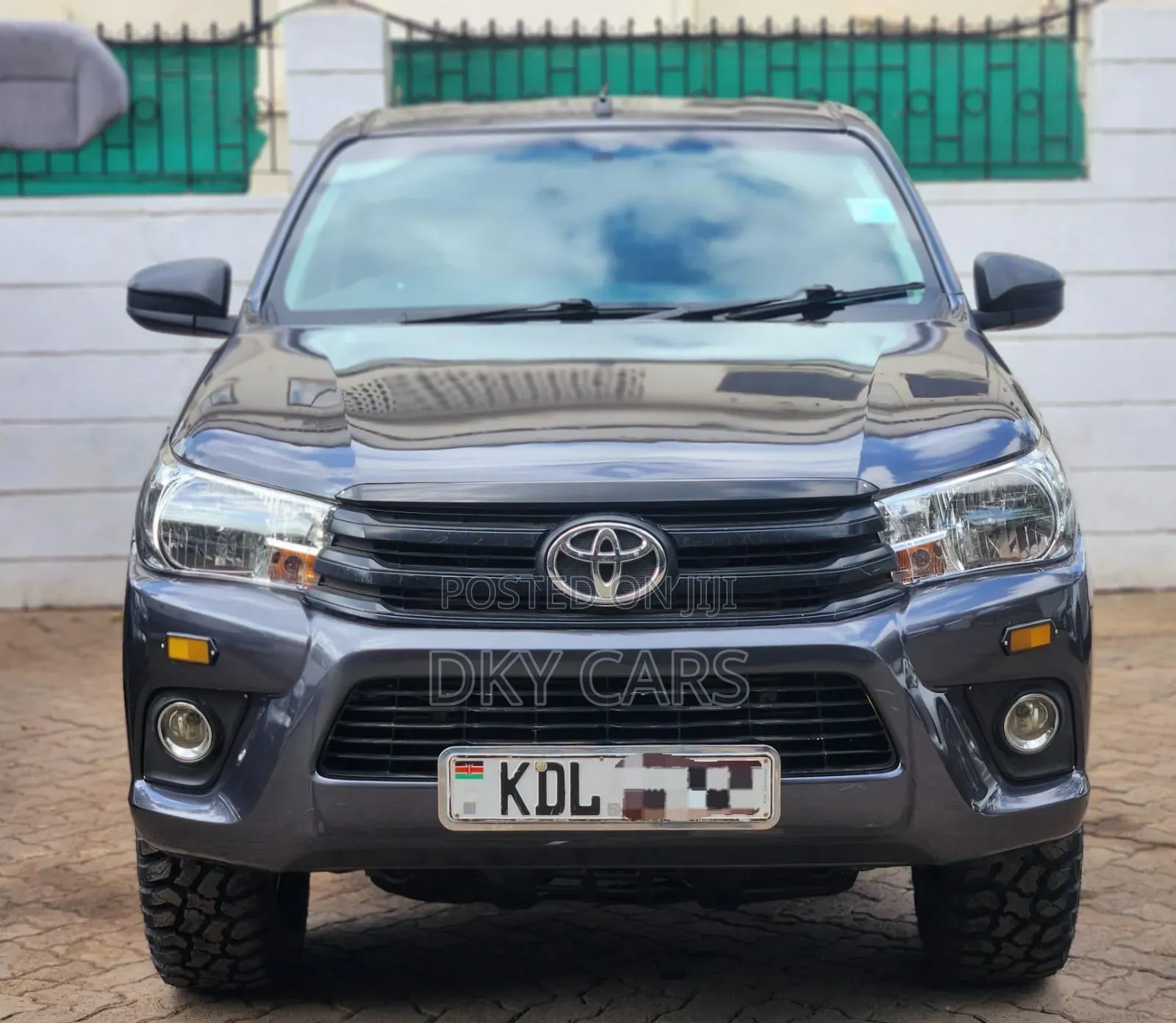 Toyota Hilux 2016 Gray