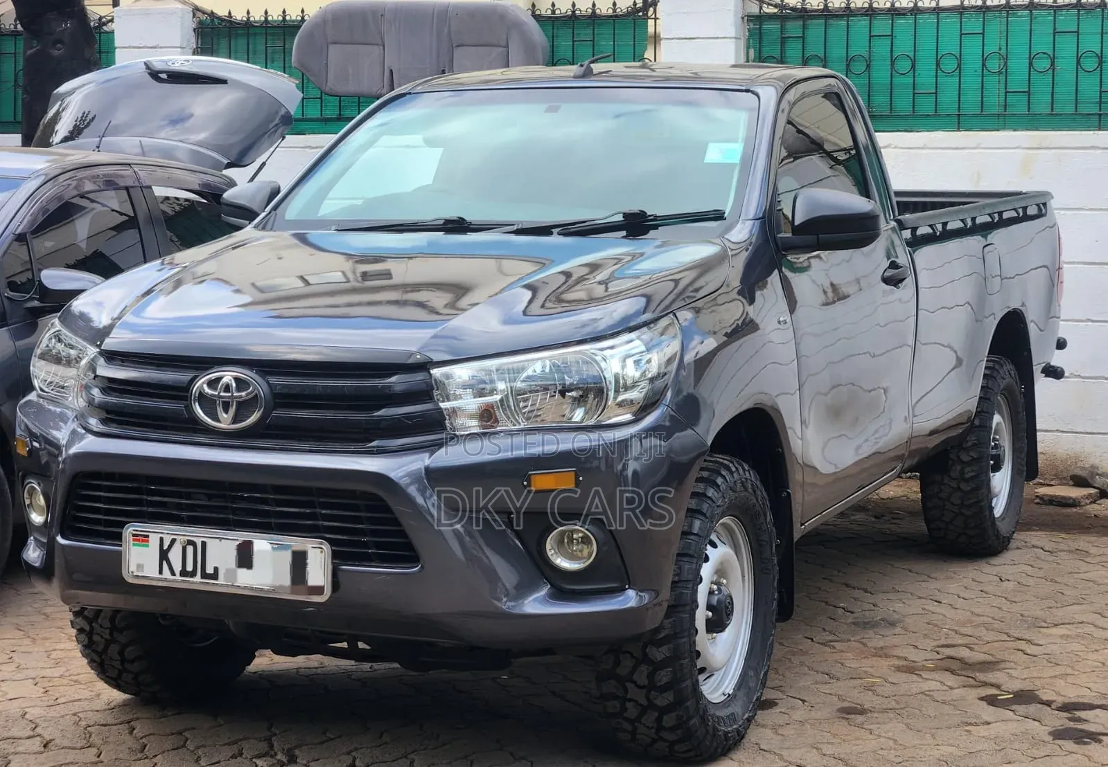 Toyota Hilux 2016 Gray