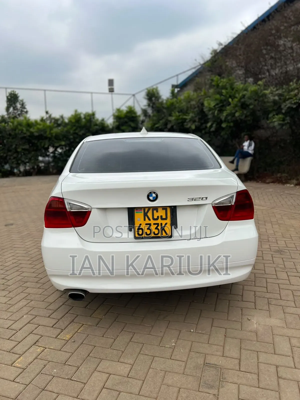 BMW 320i 2011 White