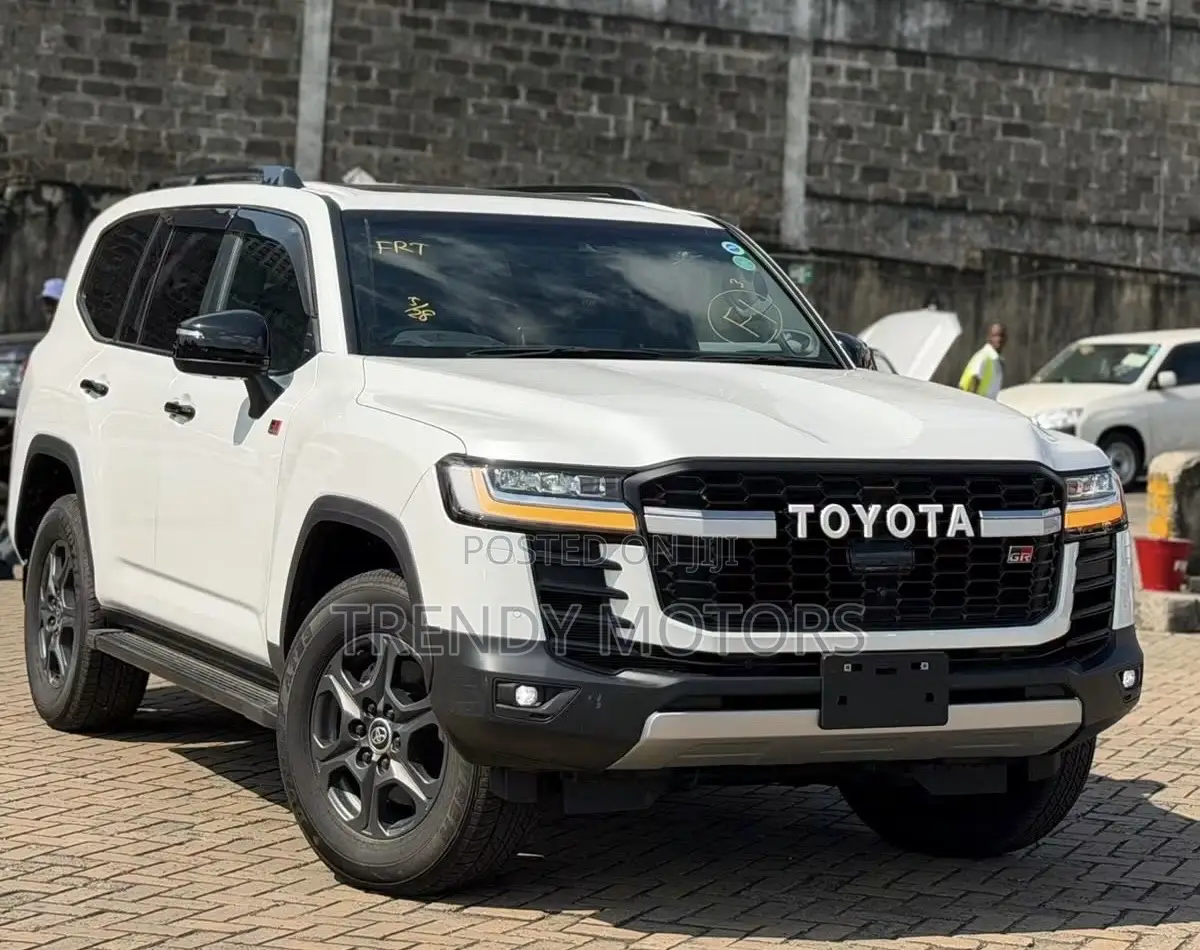 Toyota Land Cruiser 2023 White