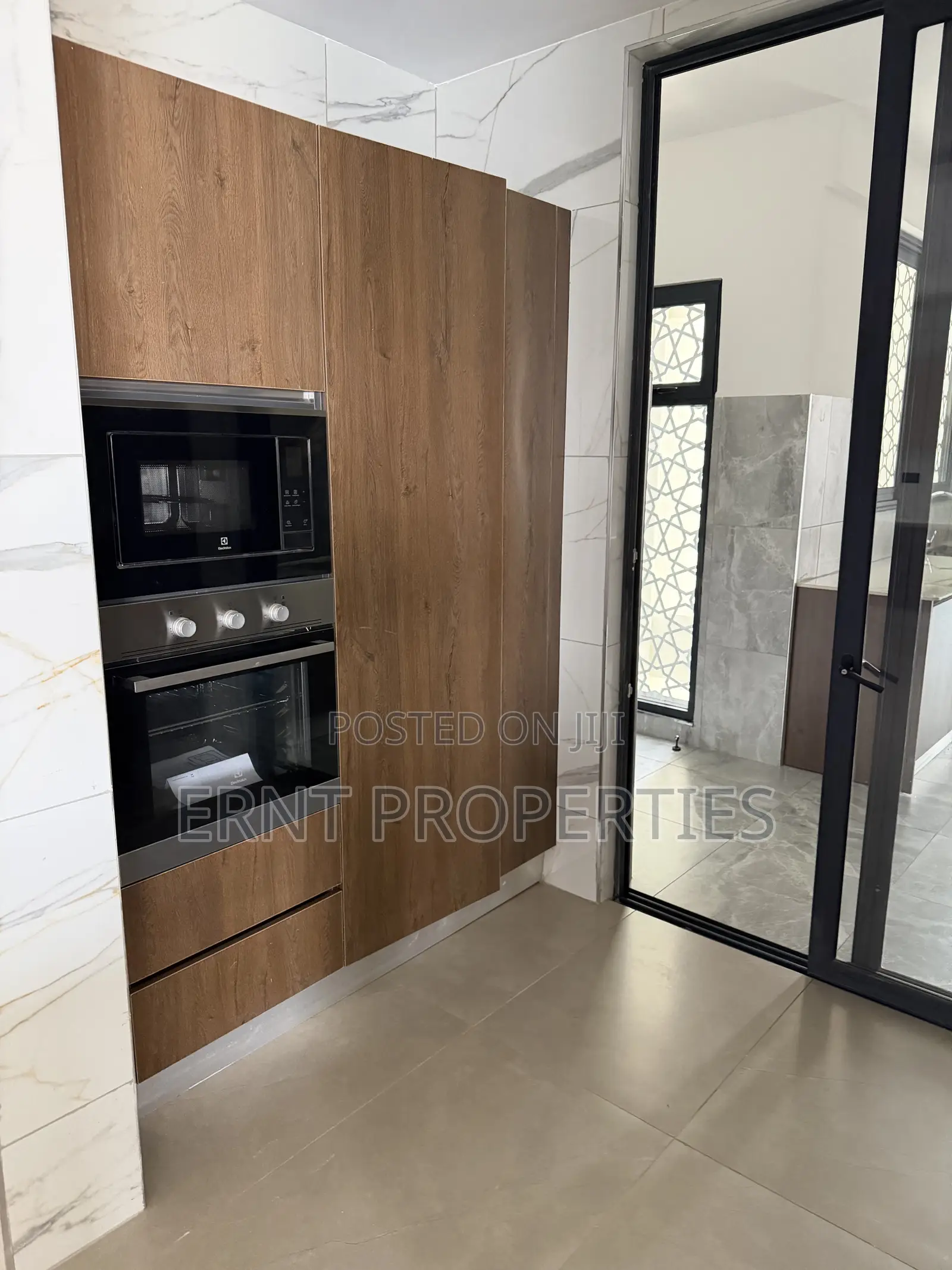3bdrm Apartment in Riverside Drive for rent